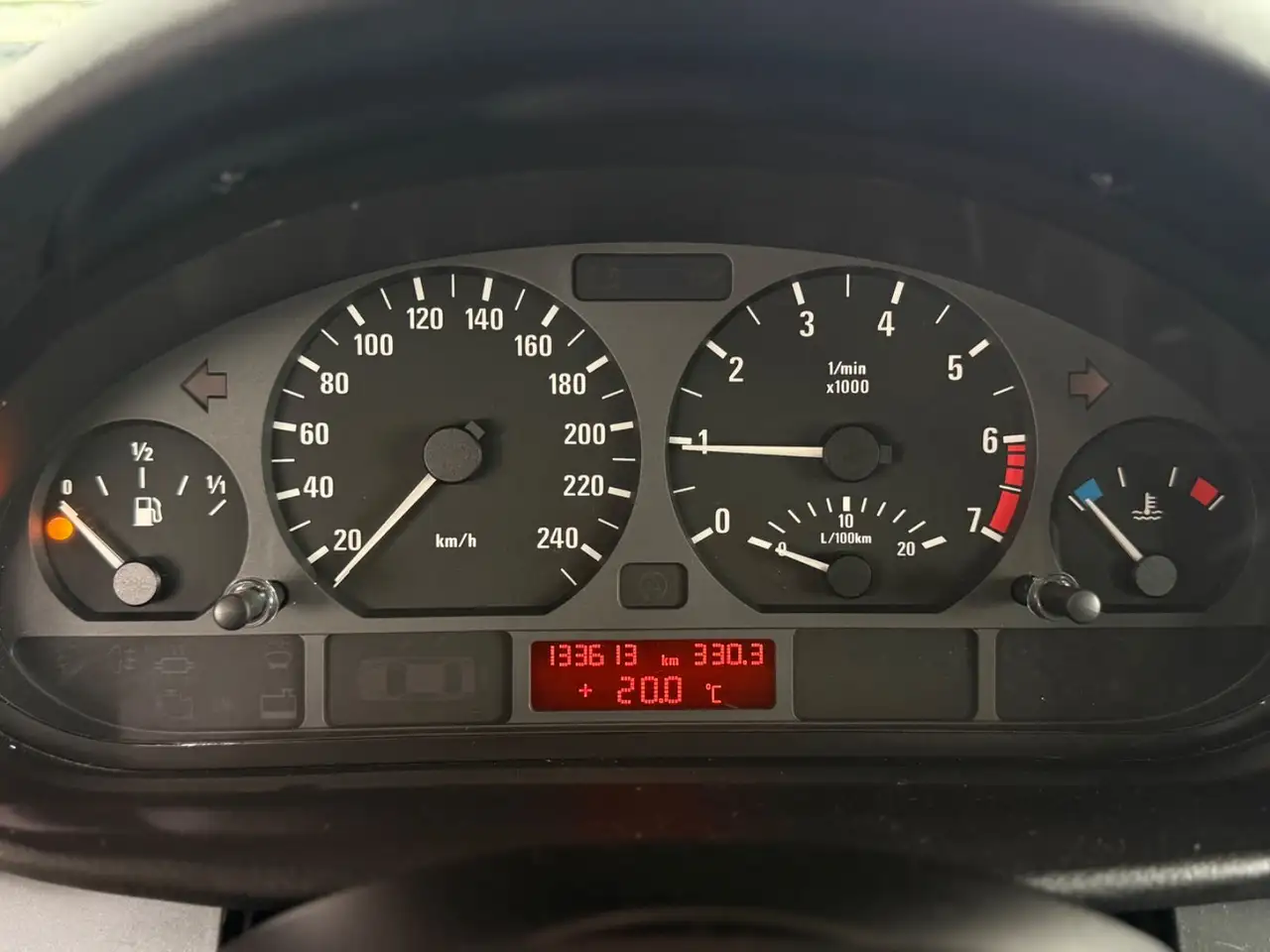 BMW 318 i, foto 8