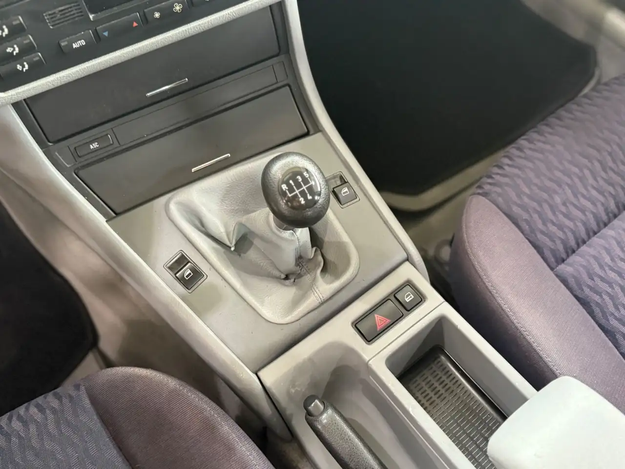 BMW 318 i, foto 10