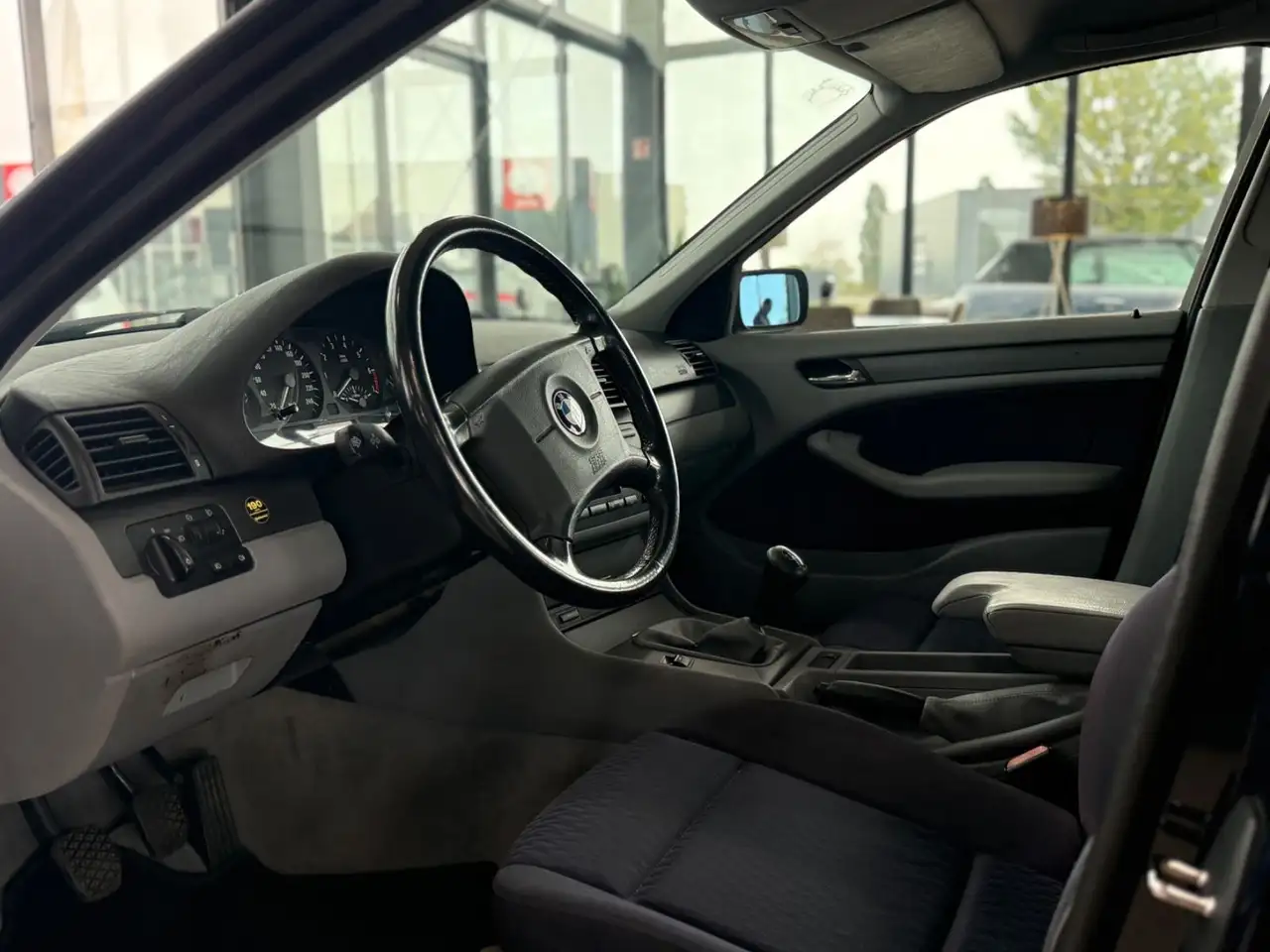 BMW 318 i, foto 6