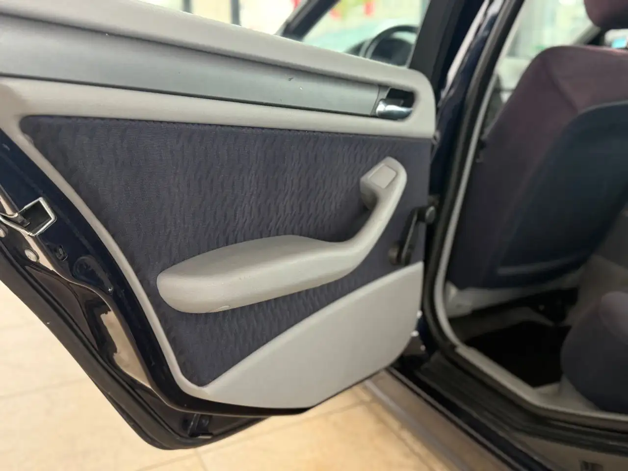 BMW 318 i, foto 11