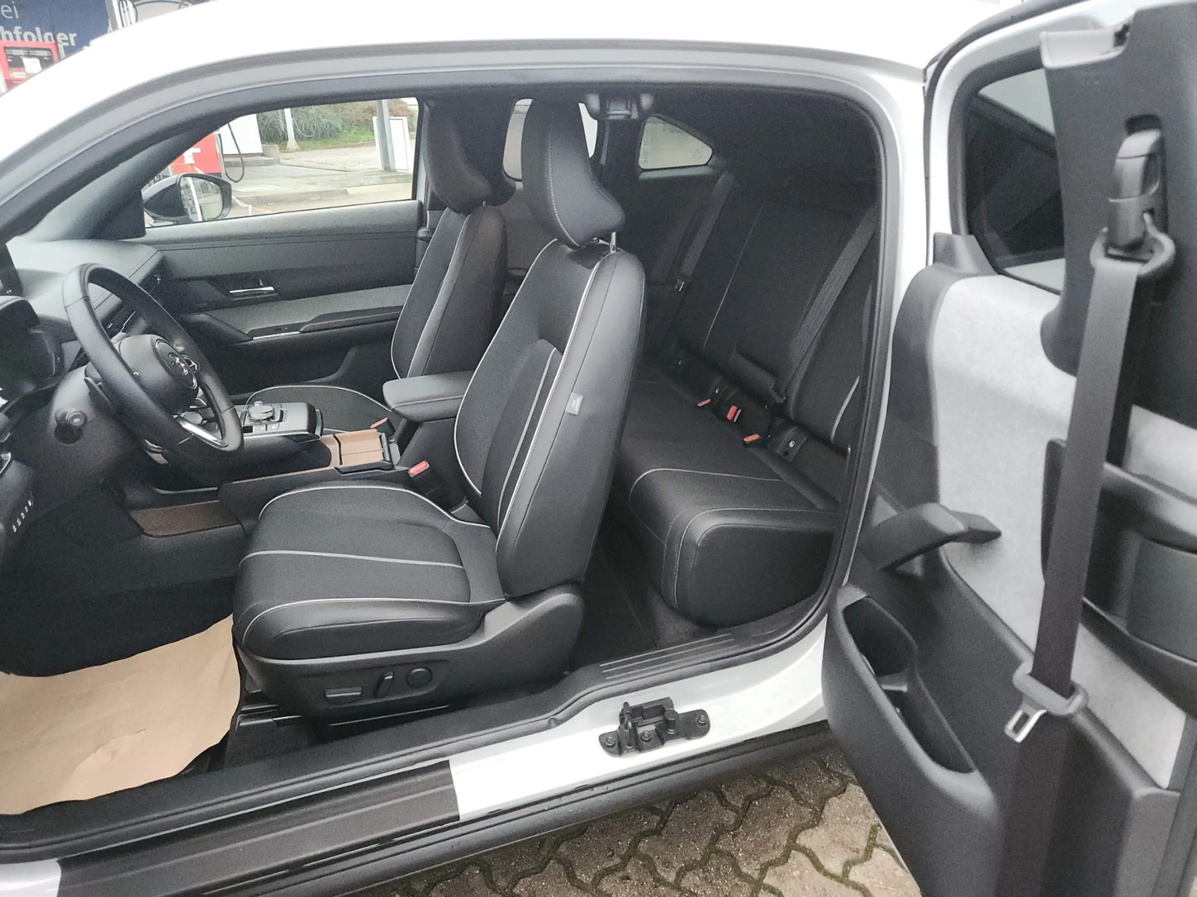 Mazda MX-30 e-SKYACTIV Makoto Matrix 360° Pano Bose-Sound Hea — photo 11