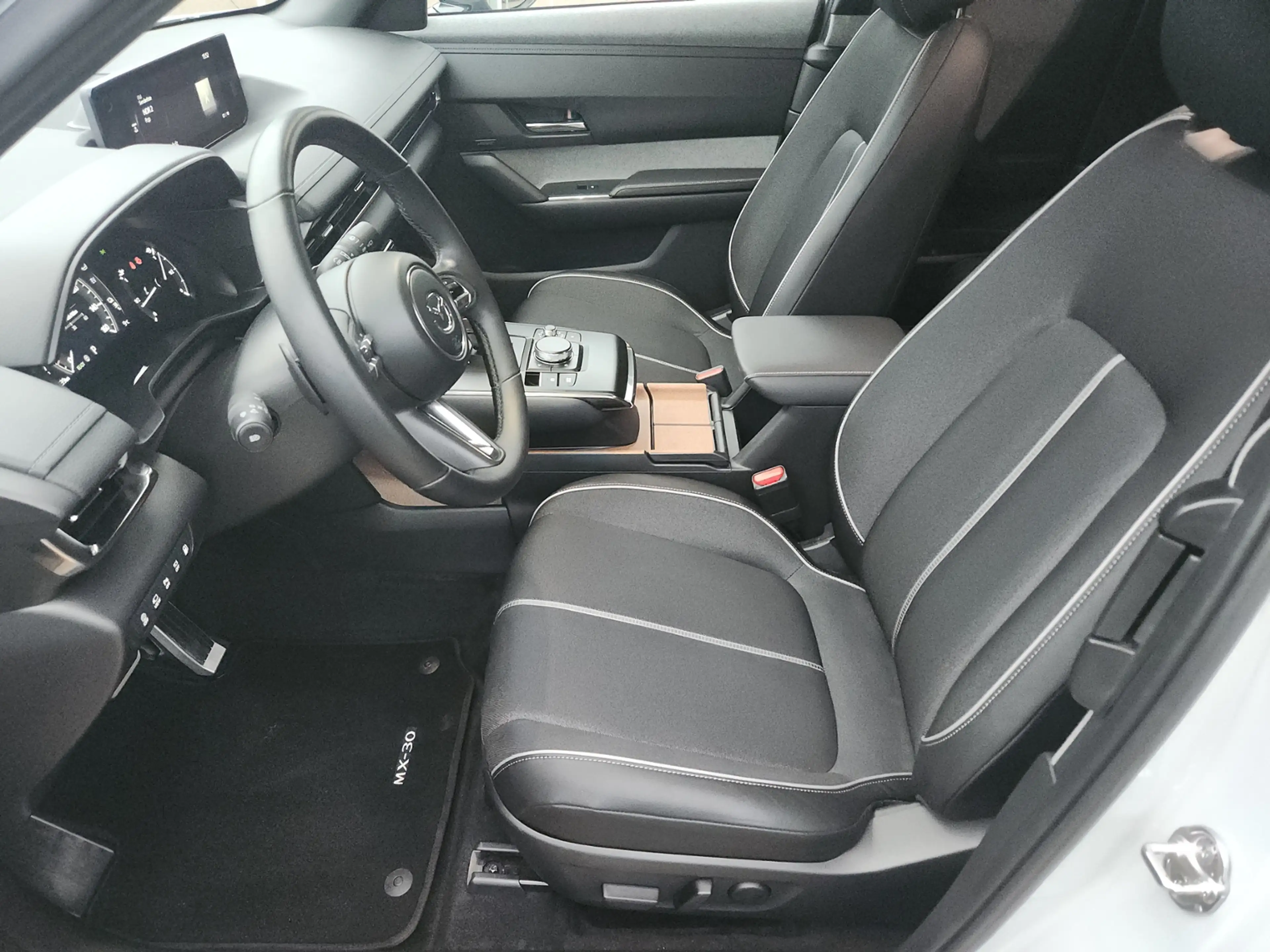 Mazda MX-30 e-SKYACTIV Makoto Matrix 360° Pano Bose-Sound Hea — photo 10