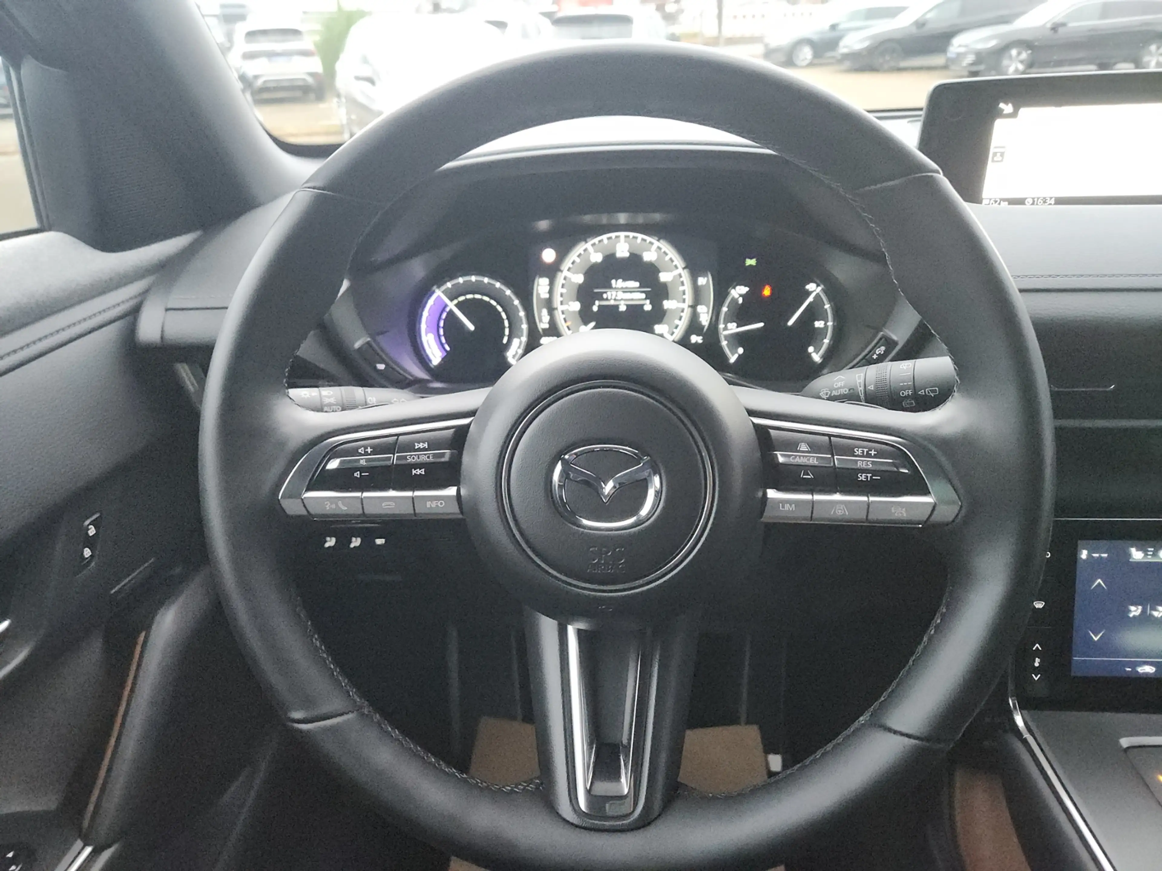 Mazda MX-30 e-SKYACTIV Makoto Matrix 360° Pano Bose-Sound Hea — photo 13