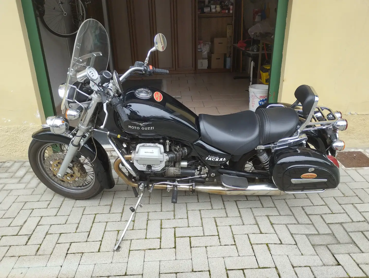 Moto Guzzi California 1100 Jackal Negro - 1