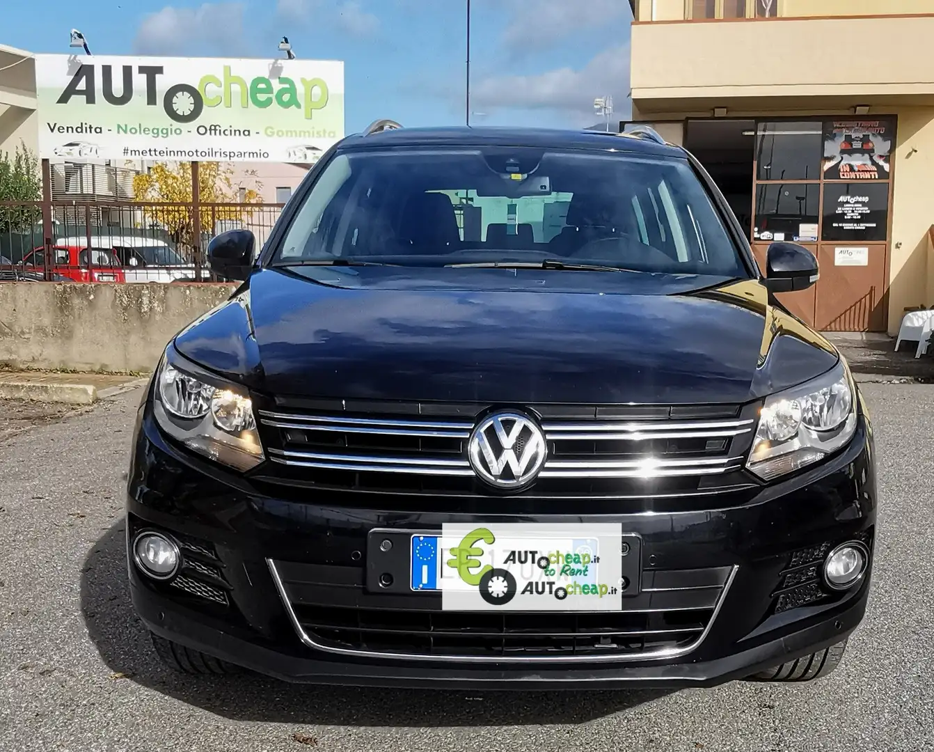 Volkswagen Tiguan 2.0 tdi Track Nero - 2