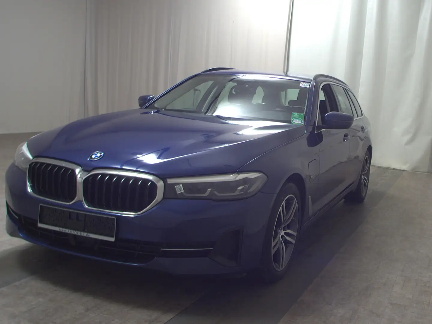 BMW 530 e Touring Leder Navi LC Pro H-K LED RfK AHK Blau - 2