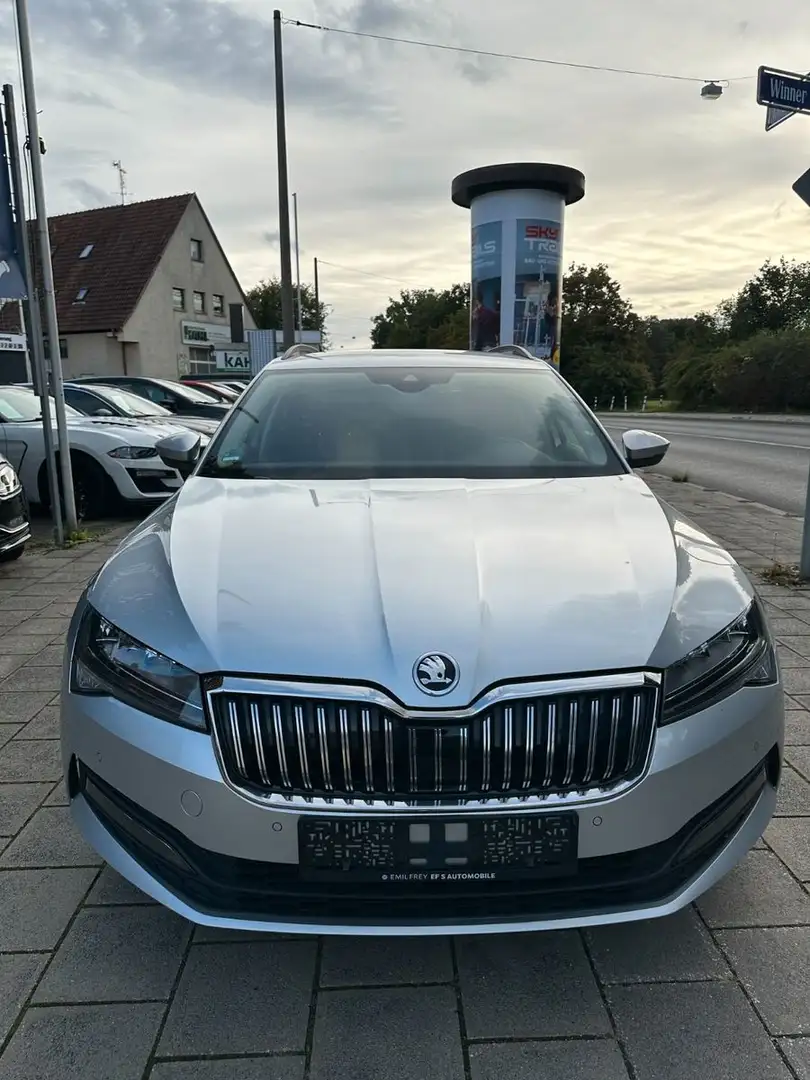 Skoda Superb Combi Ambition 1HAND/8FACH/NAVI Argent - 2
