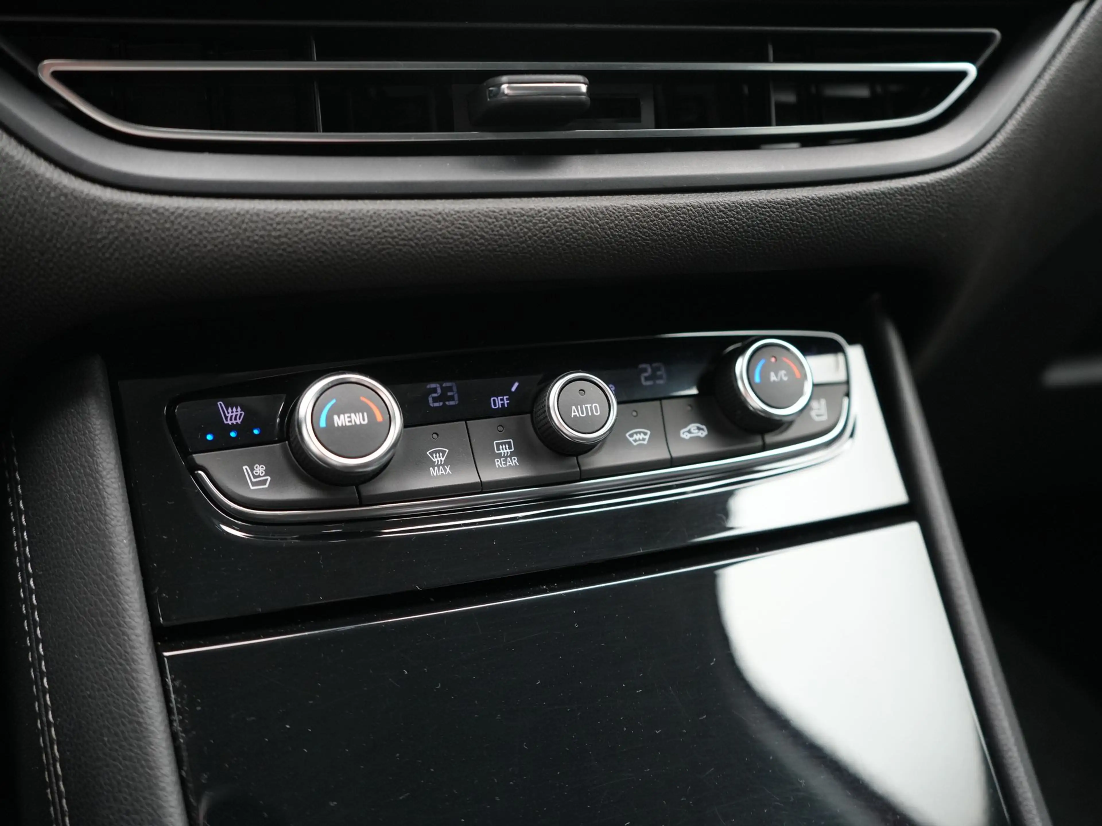 Opel Grandland Turbo 4x4 GSe PHEV 300pk Dealer O.H | SOH 97,8% | — photo 14