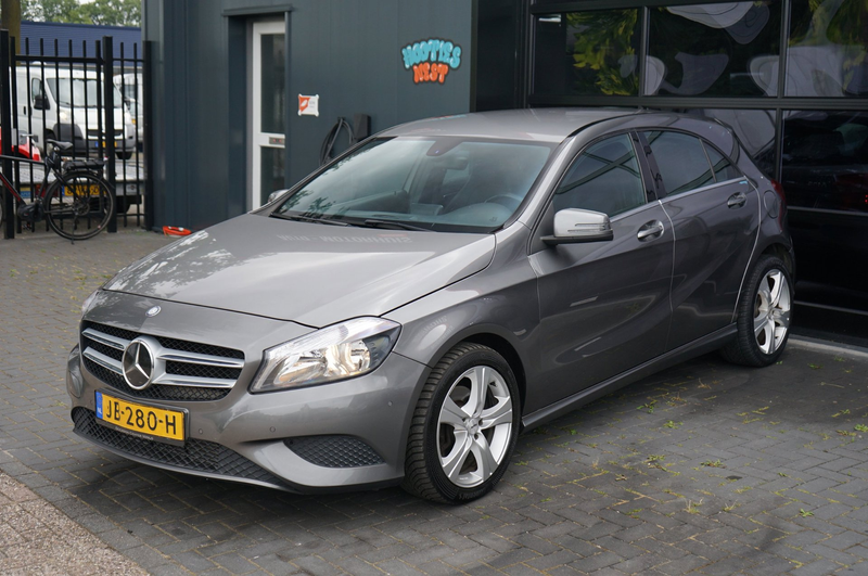 Mercedes-Benz A 180 Navi, PDC, Sportstoelen, Airco, CC, Zwarte hemel — photo 8