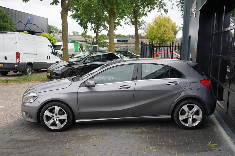 Mercedes-Benz A 180 Navi, PDC, Sportstoelen, Airco, CC, Zwarte hemel — photo 9