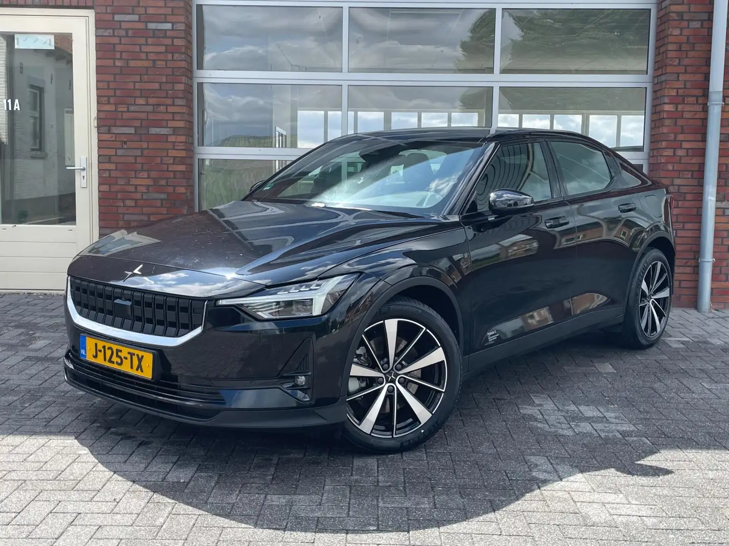 Polestar 2 Long Range Dual Motor Launch Edition 78kWh | SOH 9 Zwart - 1