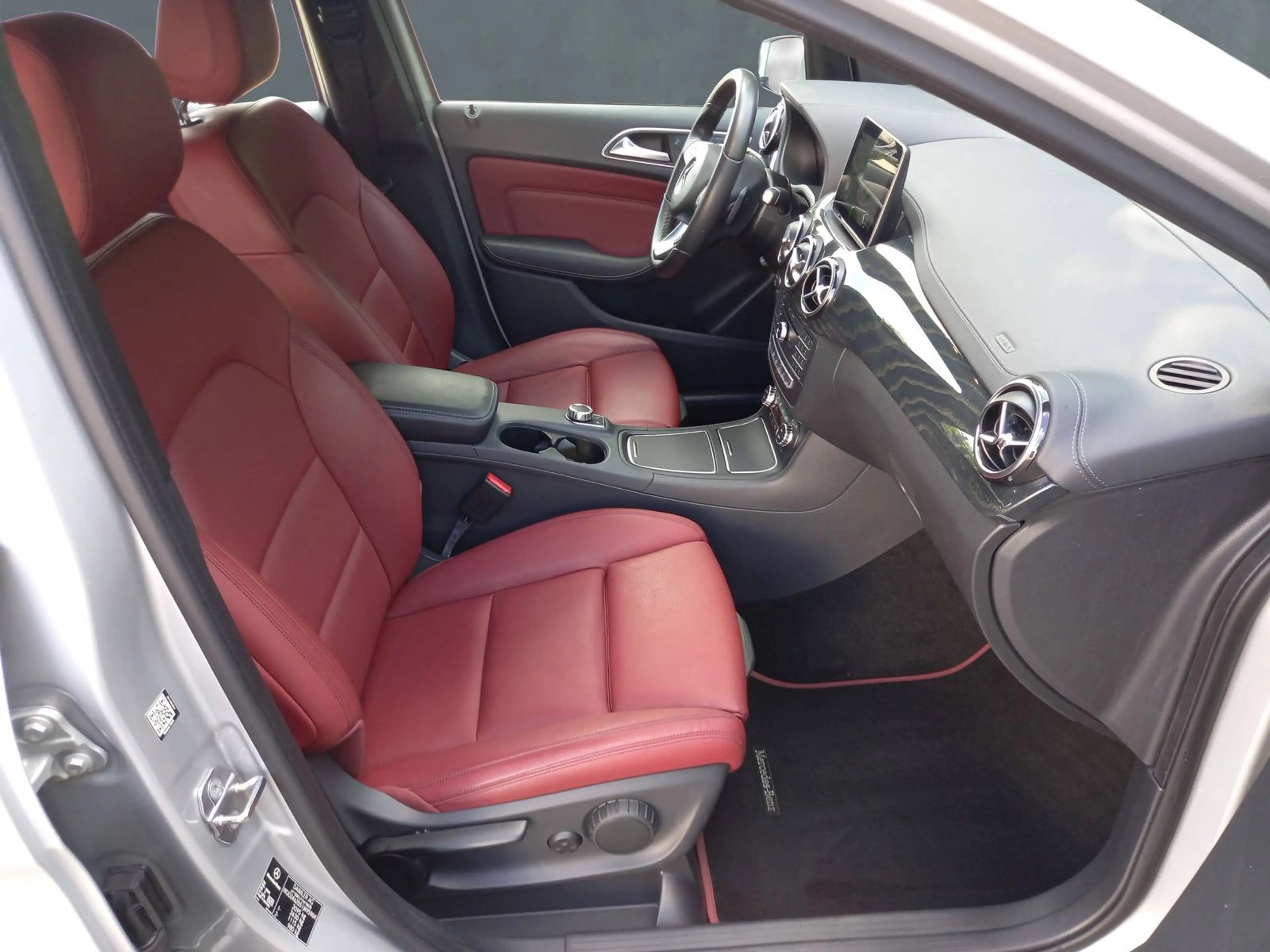 Mercedes-Benz B 220 B-Klasse Diesel d 4Matic 7G-DCT Style — photo 10