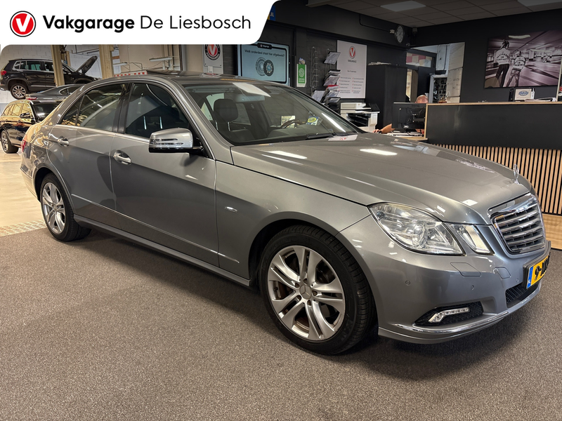 Mercedes-Benz E 350 CGI Avantgarde,navi,leer,dak,afn trekhaak,volledig — photo 2