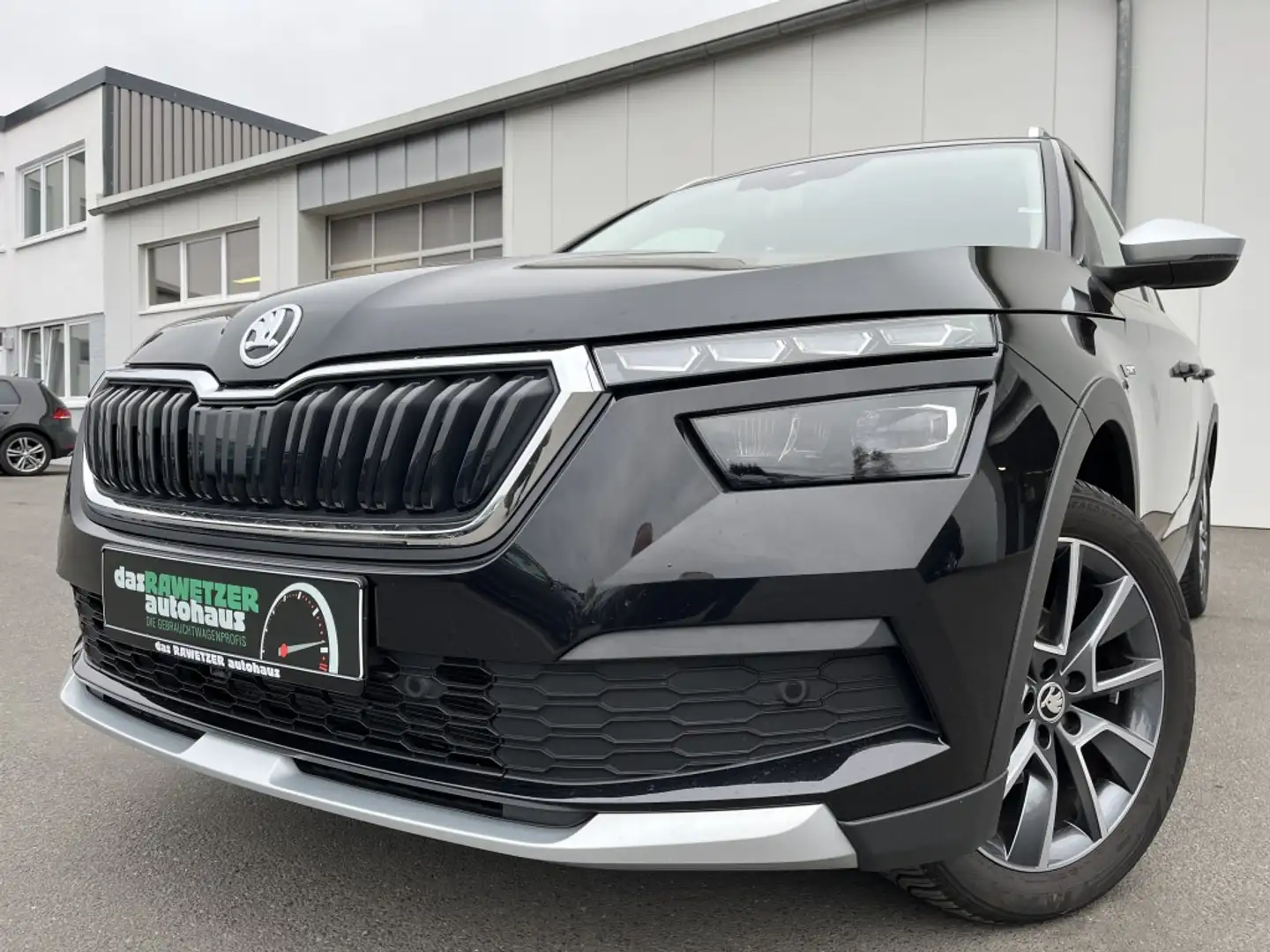 Skoda Kamiq 1.5 TSI DSG Scout 174€ m. 20% Anzahlung AHK Virt Black - 1