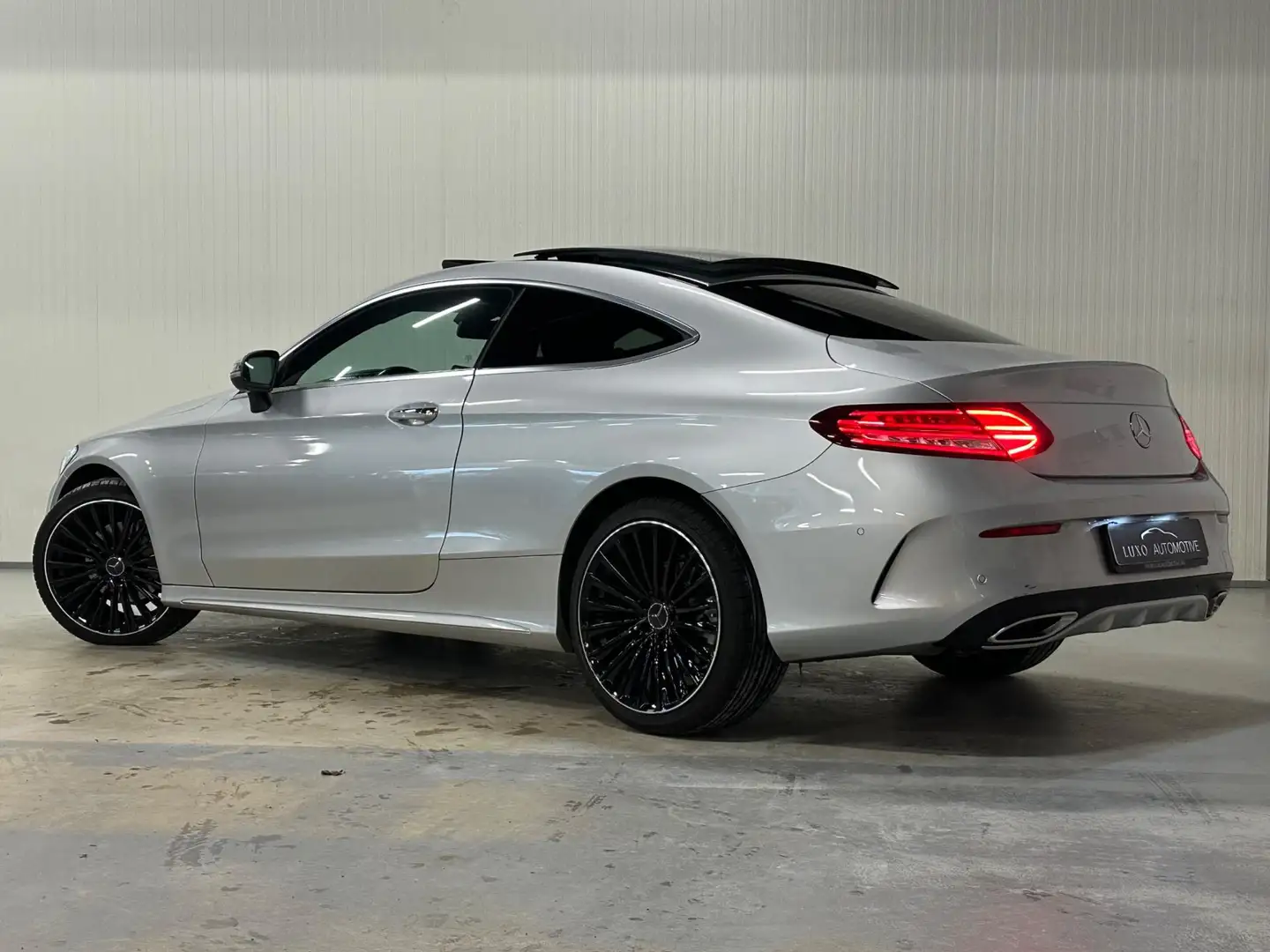 Mercedes-Benz C 180 Coupé Ambition | AMG | PANO | BURMESTER | AMBIANCE Gris - 2