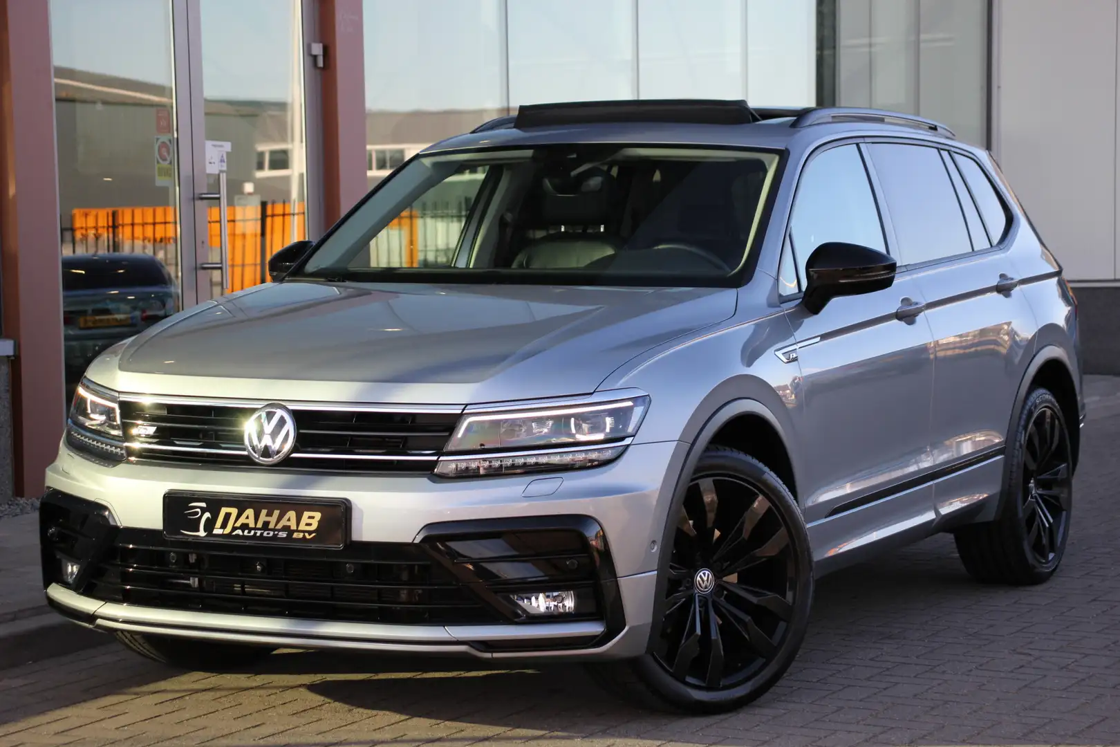 Volkswagen Tiguan Allspace 1.5 TSI Highline R-Line | Pano | Leder | 360 Camer Plateado - 2