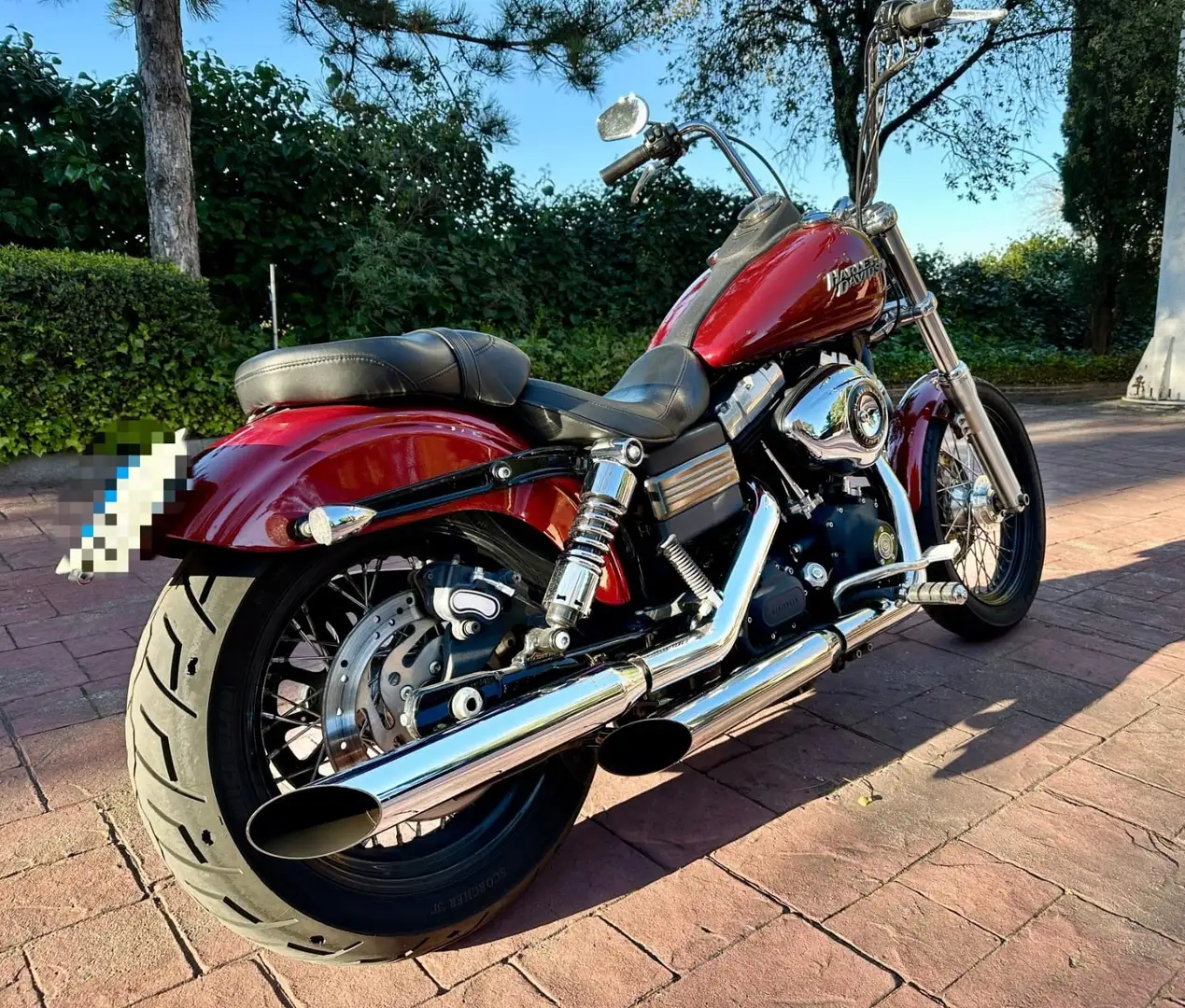 Harley-Davidson Dyna Street Bob Roşu - 2
