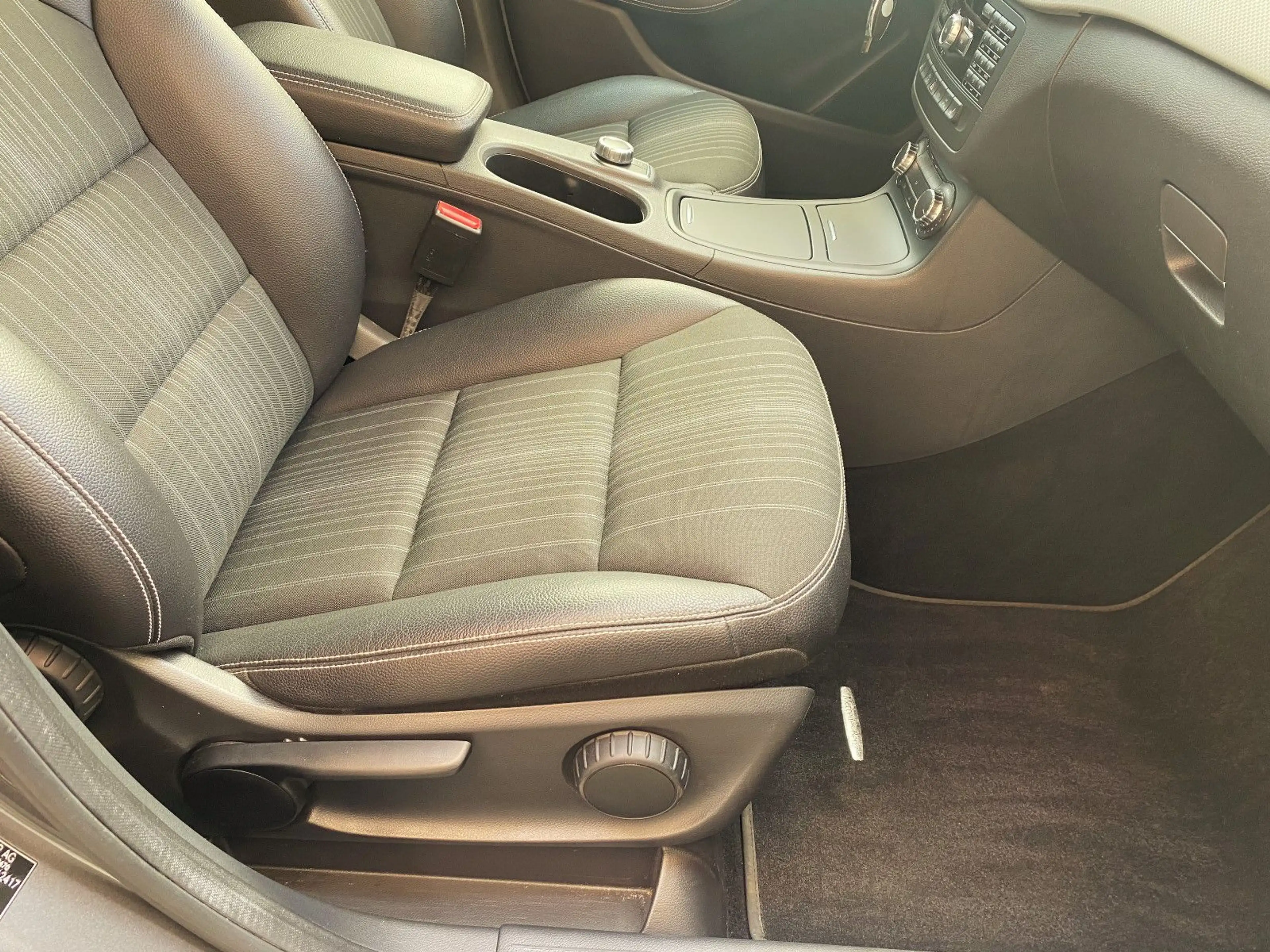 Mercedes-Benz B 180 CDI Automatik, Xenon, Teilleder, Navi!!! — photo 13