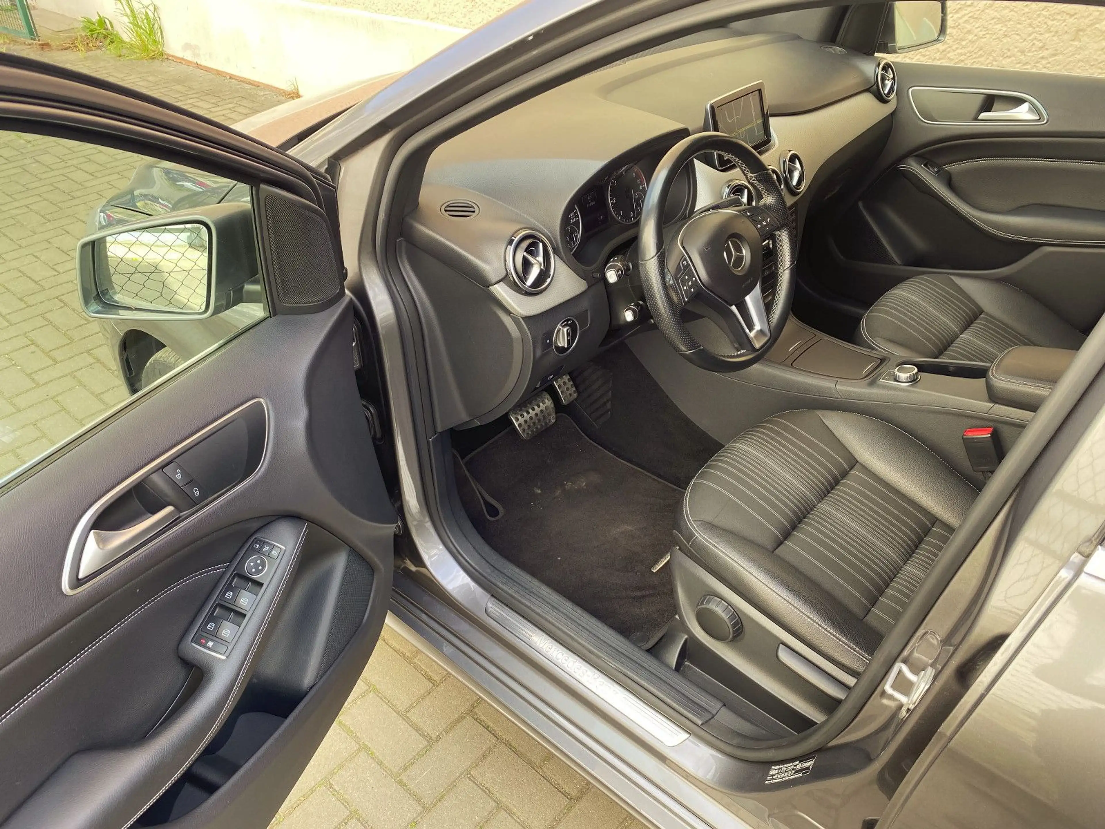 Mercedes-Benz B 180 CDI Automatik, Xenon, Teilleder, Navi!!! — photo 8