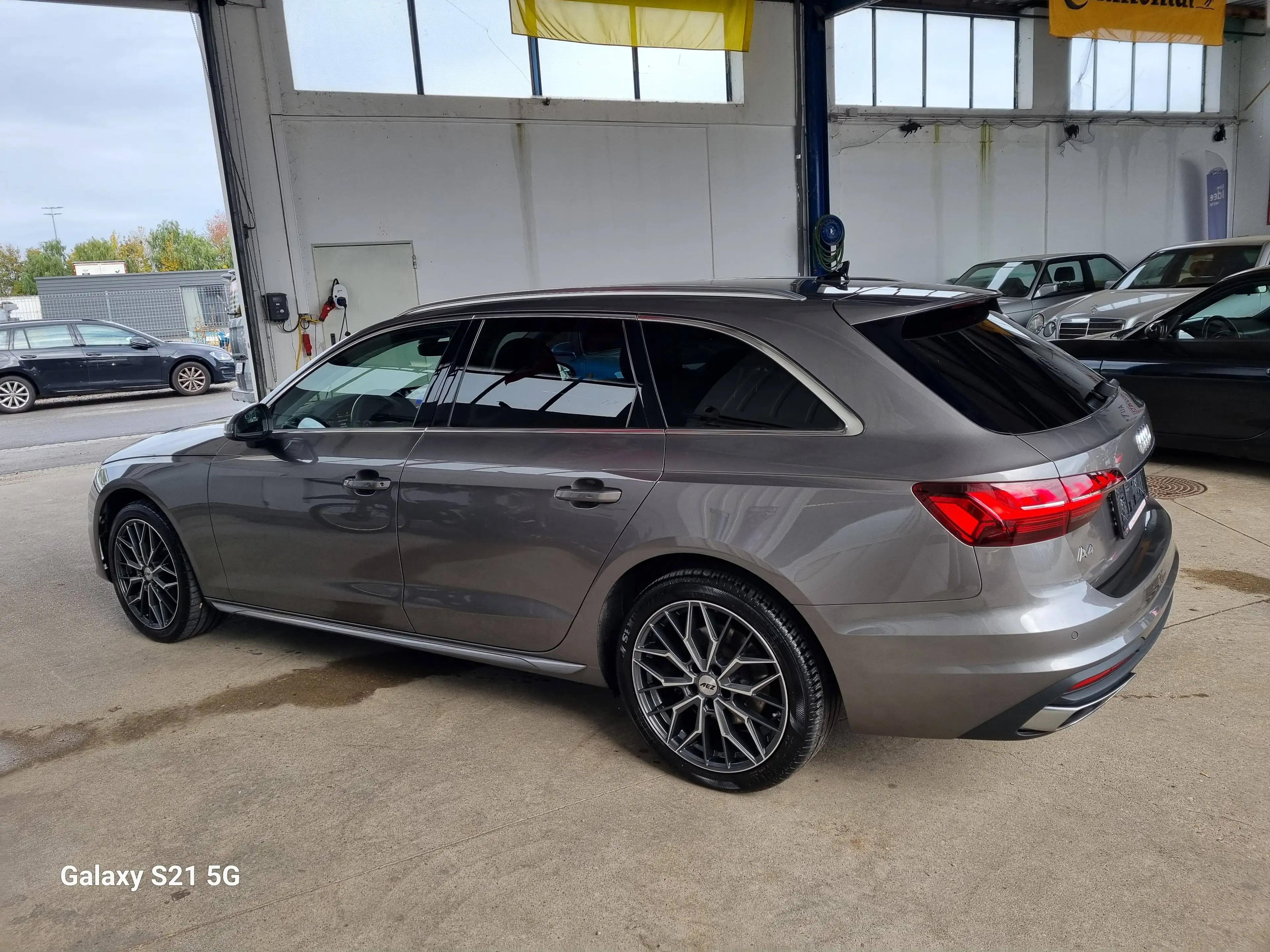 Audi A4 35 TDI Avant S-Tronic - Topzustand! — photo 8