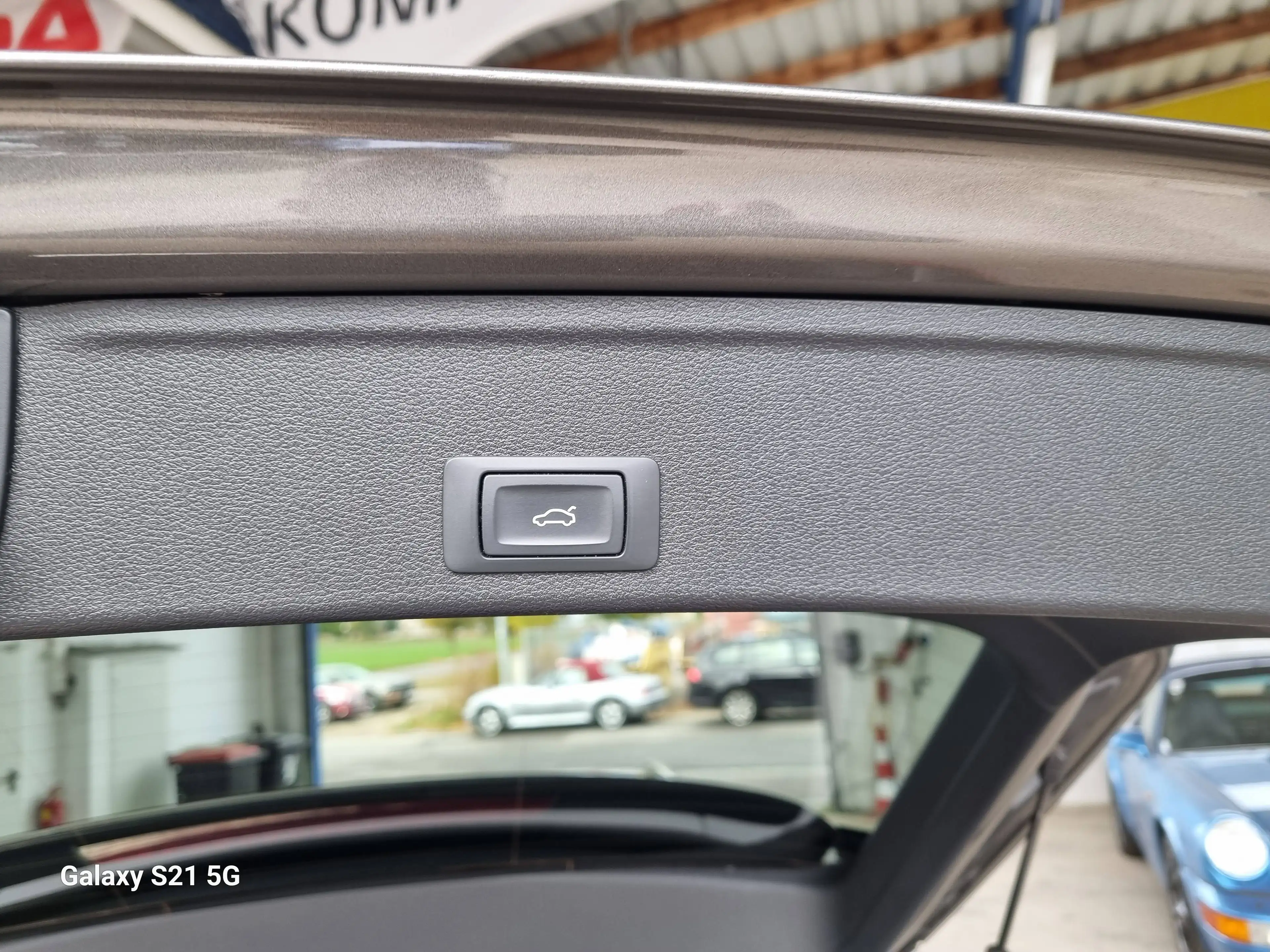 Audi A4 35 TDI Avant S-Tronic - Topzustand! — photo 10