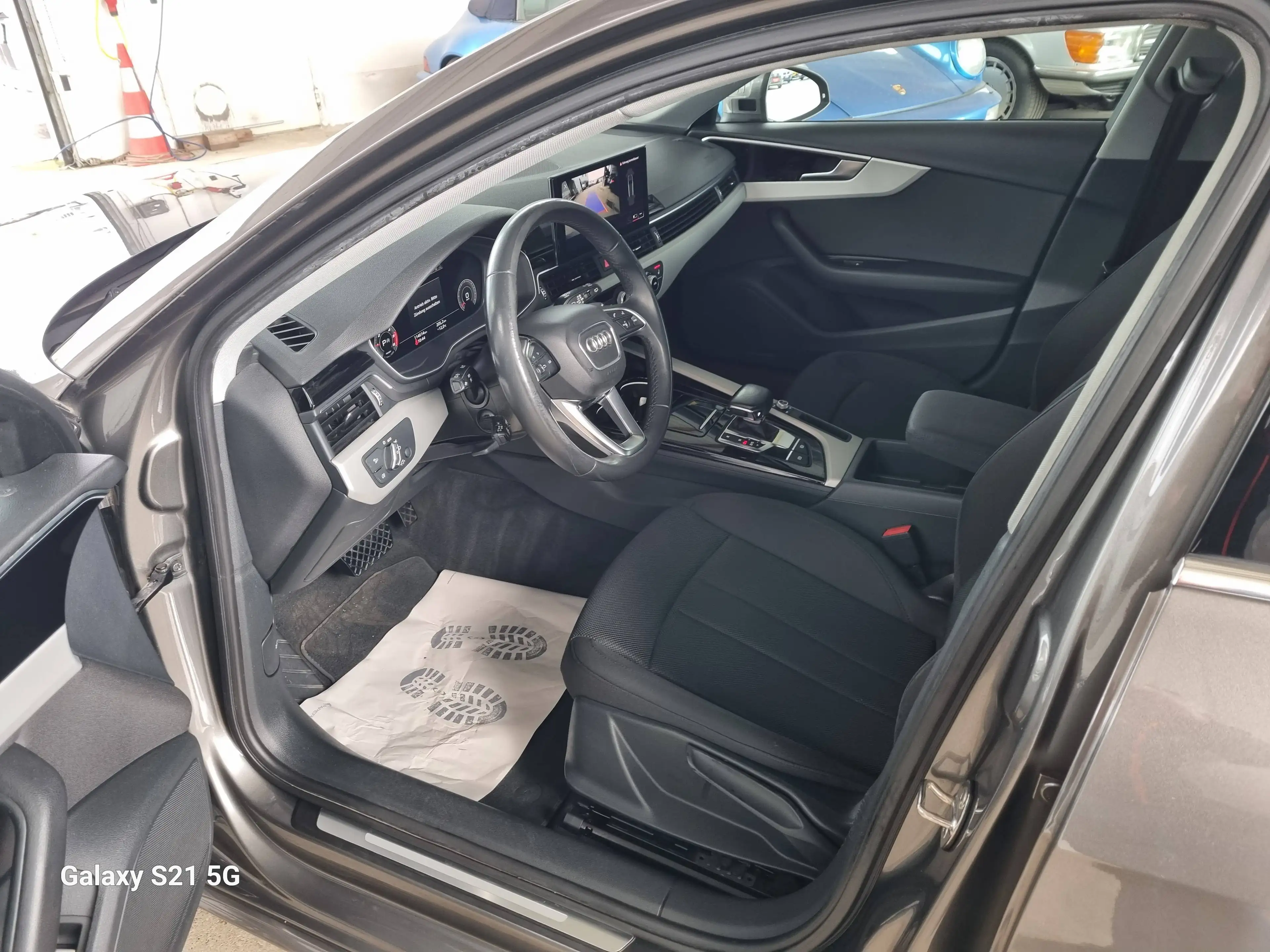 Audi A4 35 TDI Avant S-Tronic - Topzustand! — photo 14