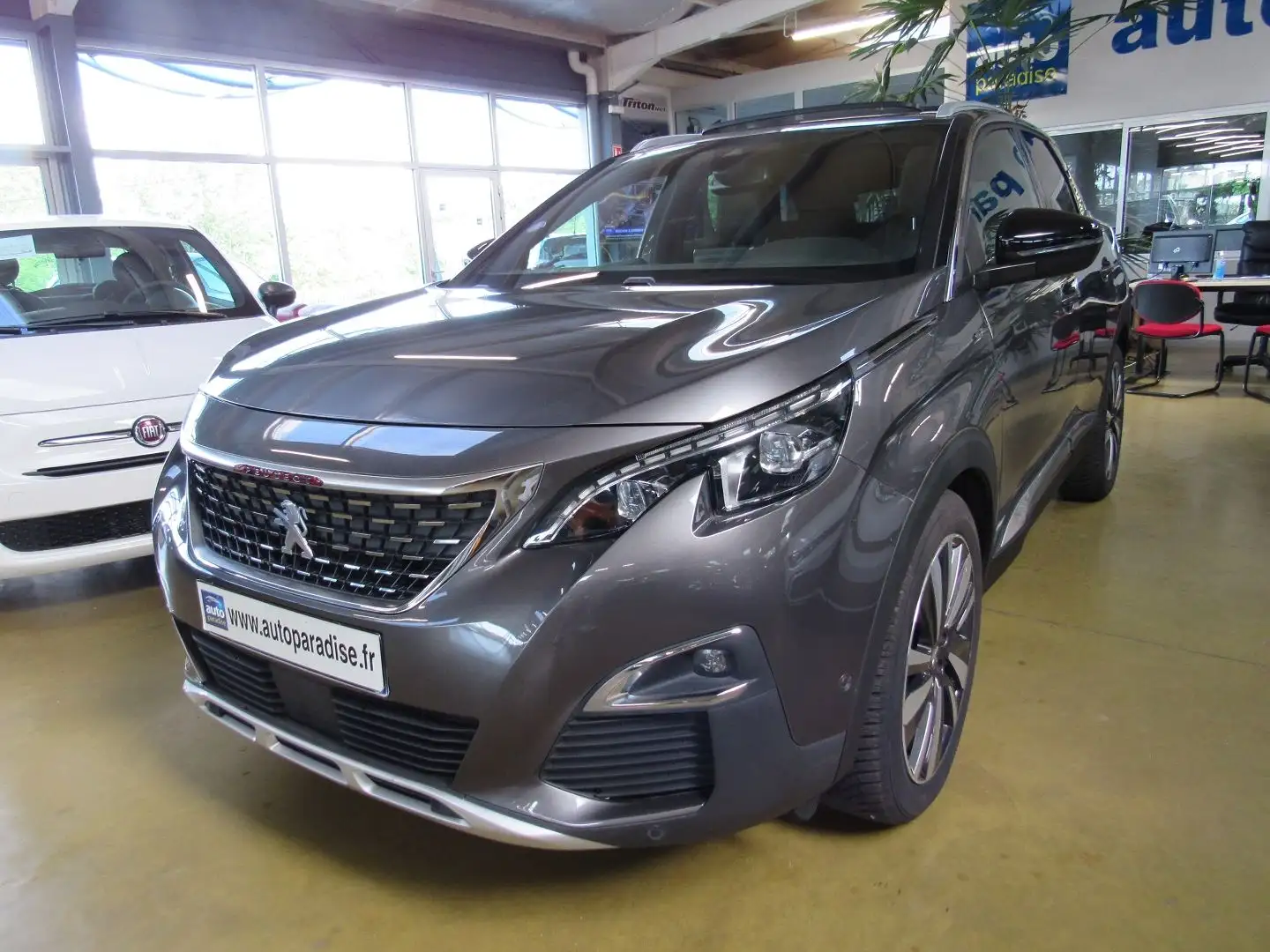 Peugeot 3008 1.2 130 GT LINE + OPTIONS Gris - 1
