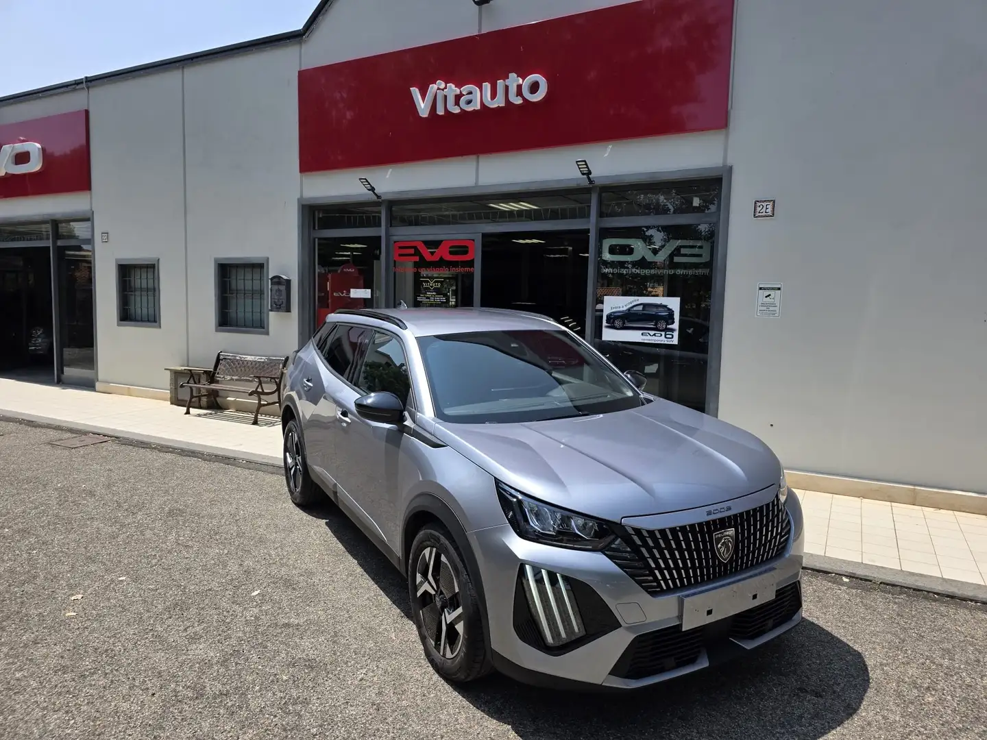 Peugeot 2008 1.2 puretech Allure s Plateado - 2