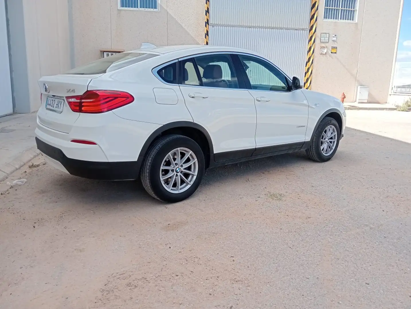 BMW X4 xDrive 20dA Wit - 2