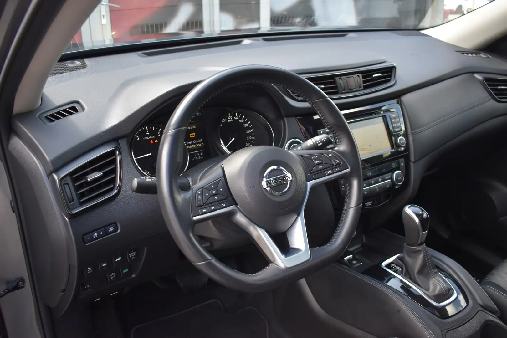 Nissan X-Trail 1.3 DIG-T N-Connecta Automaat / Keyless / Navigati Gris - 2