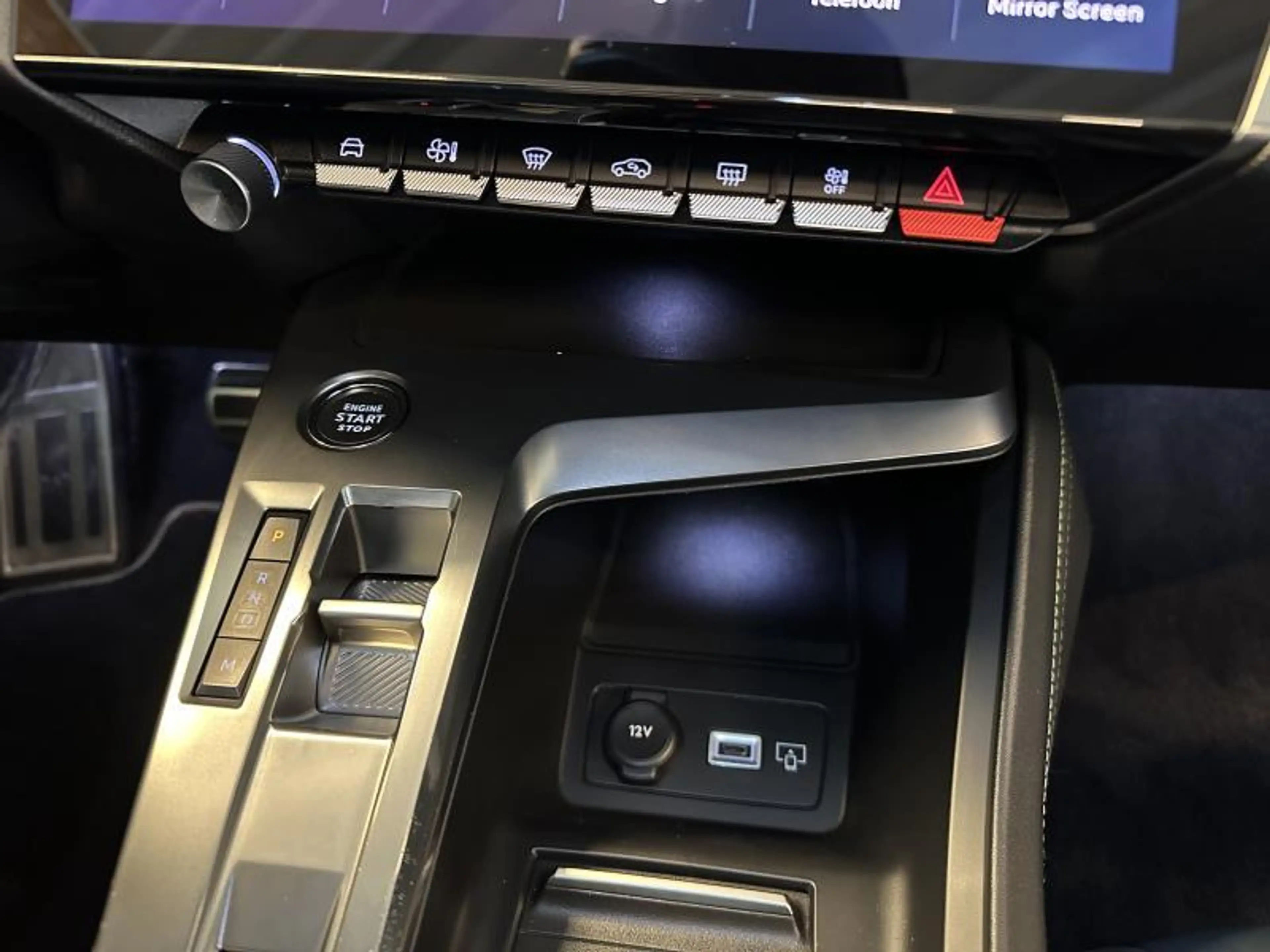 Peugeot 408 GT 1.2 BENZINE 130 EAT 8 — photo 4