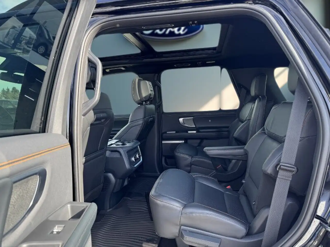 Ford Expedition снимка Ford Expedition