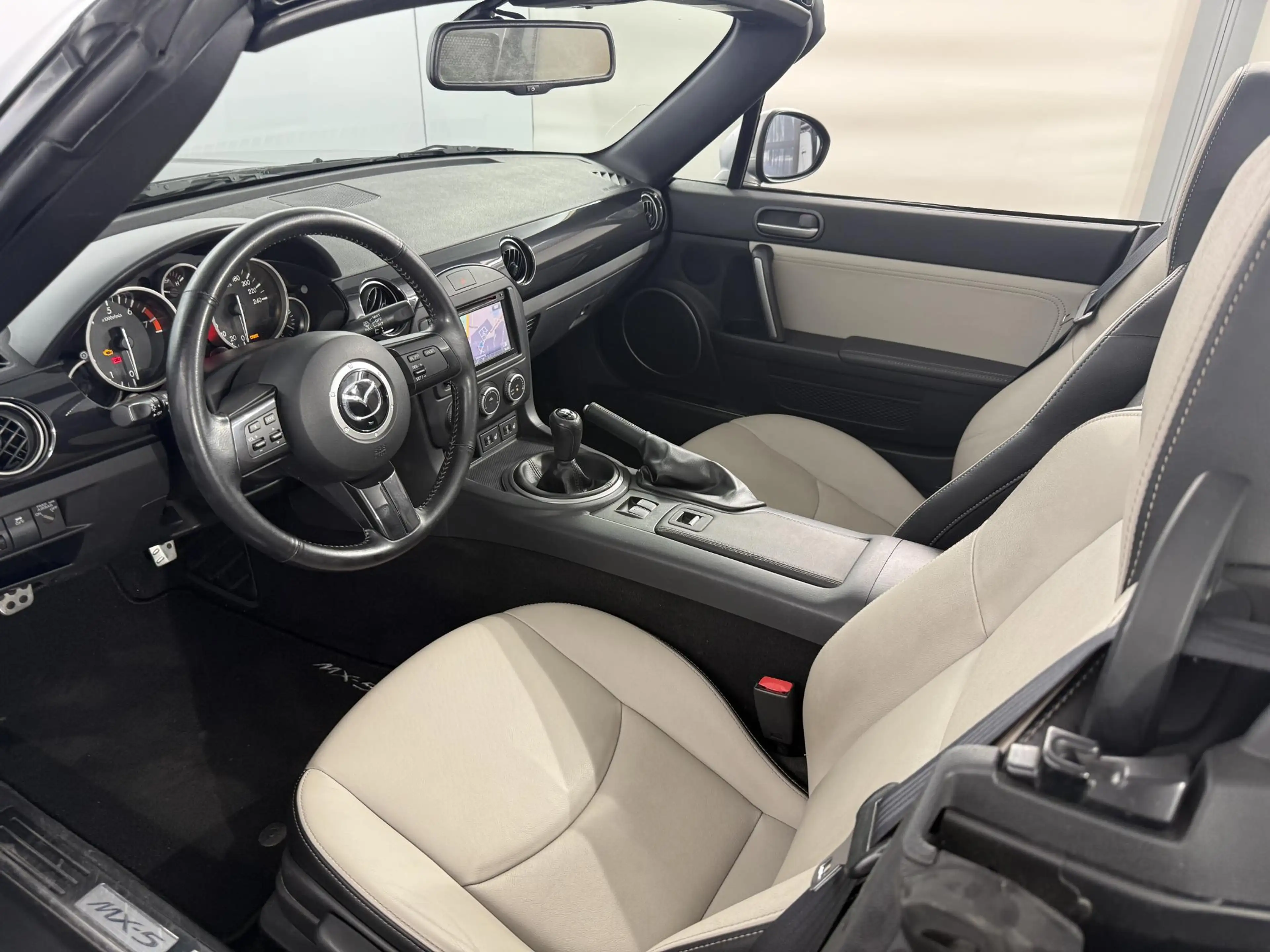 Mazda MX-5 Roadster Coupé 1.8 Silver Edition / NL auto / Voll — photo 4