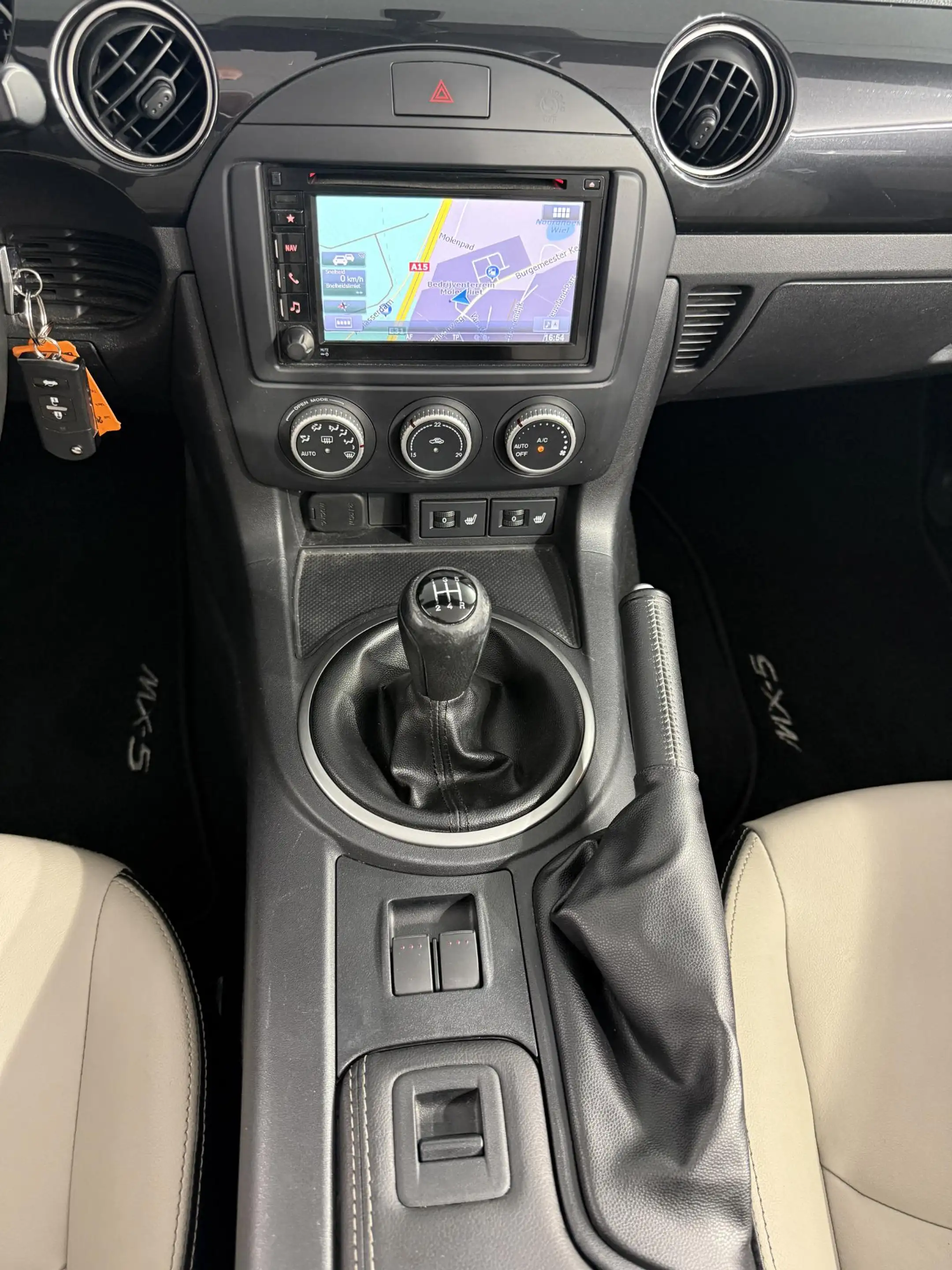 Mazda MX-5 Roadster Coupé 1.8 Silver Edition / NL auto / Voll — photo 22