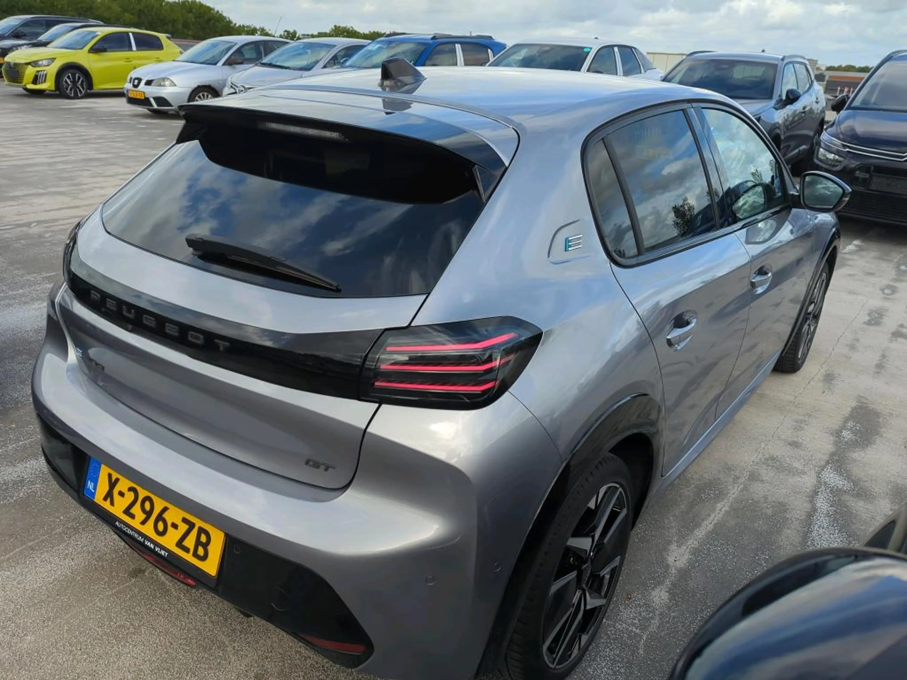 Peugeot e-208 EV GT 51 kWh | Fase 3 laden | Luxe stoelen | Massa — photo 4