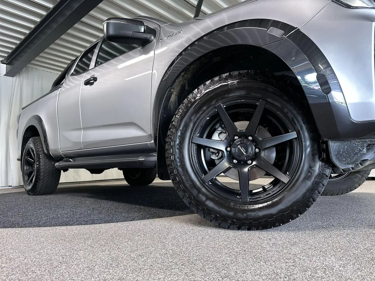 Isuzu D-Max 2024 — фото 35