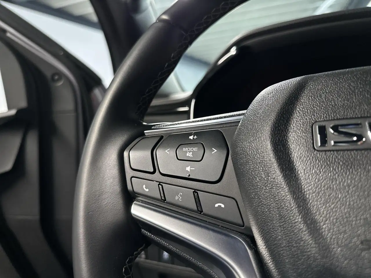 Isuzu D-Max 2024 — фото 29
