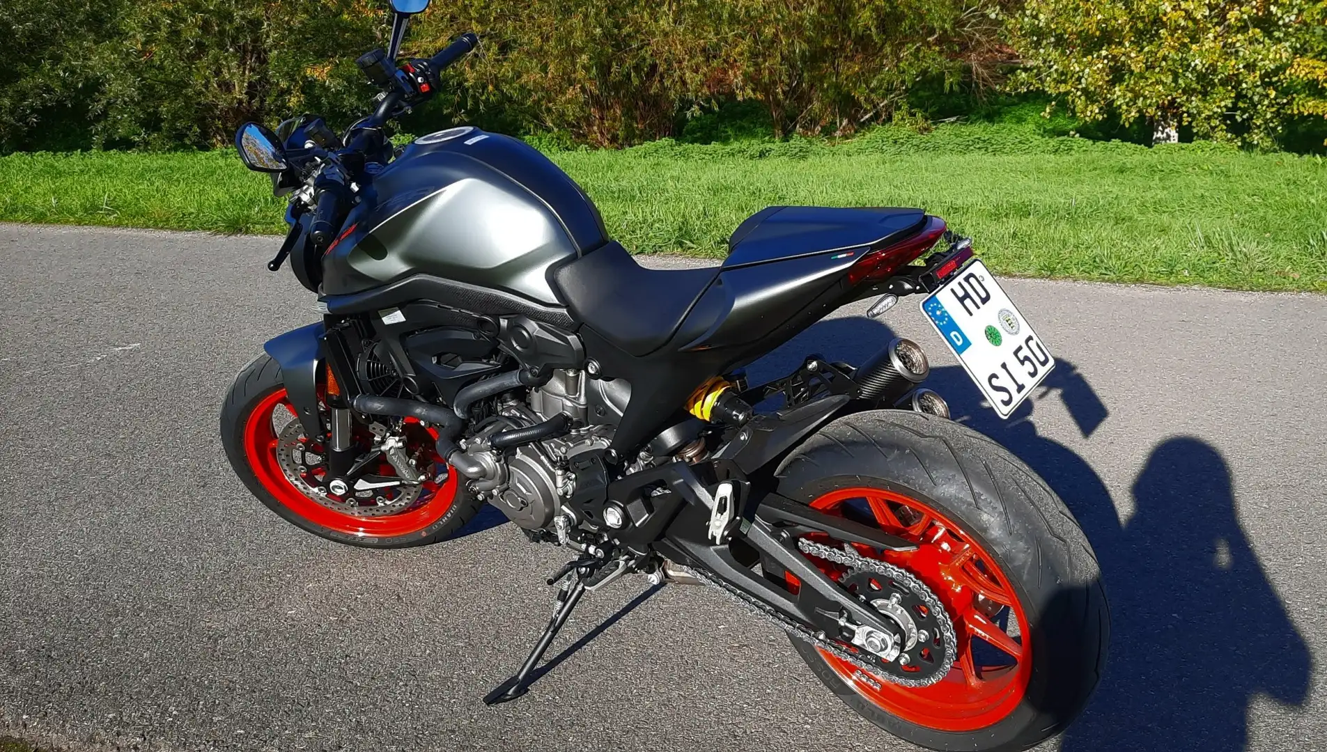 Ducati Monster 937 Szürke - 1