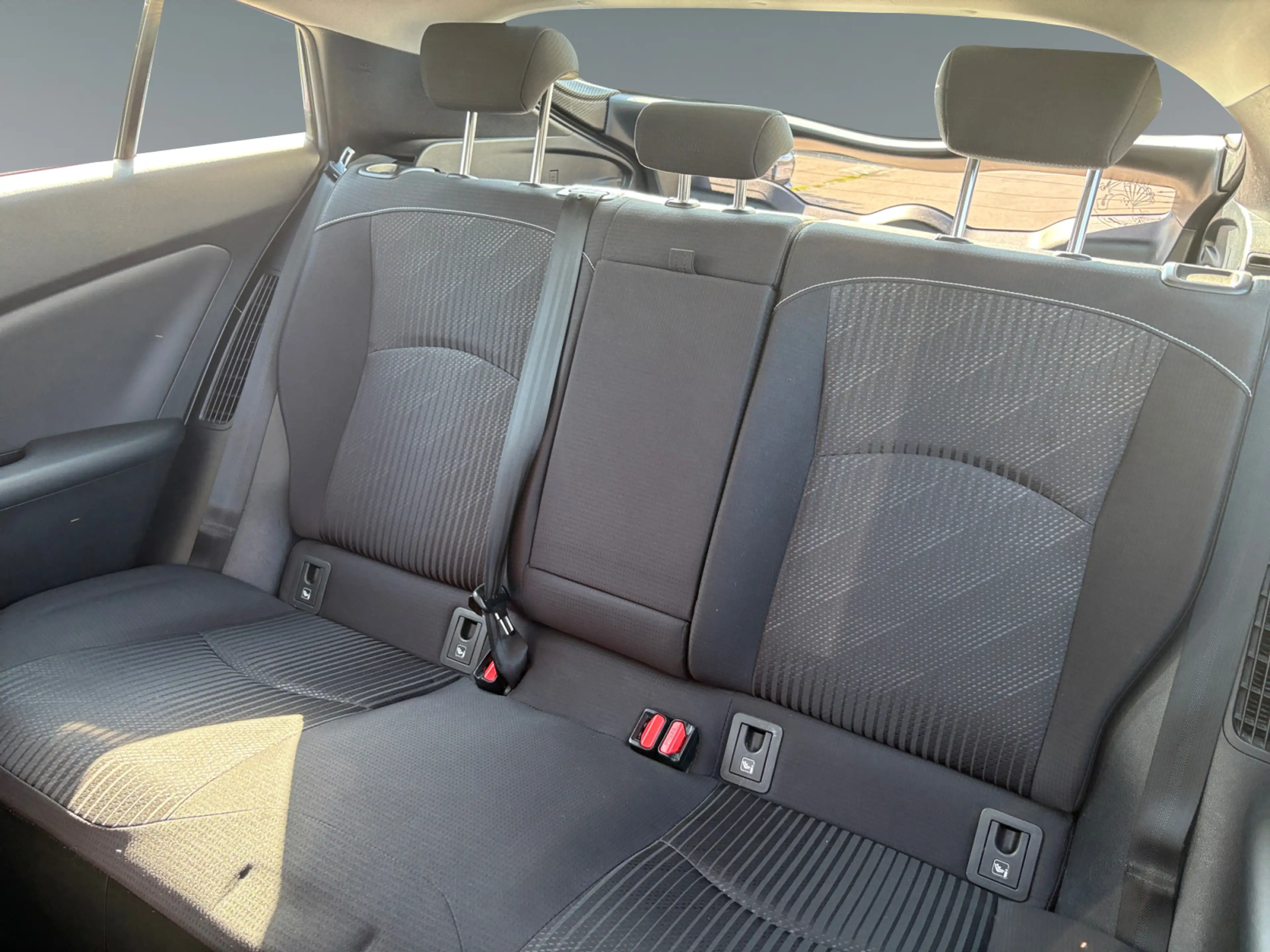 Toyota Prius Prius 1,8 VVT-i Hybrid Plug-In — photo 13