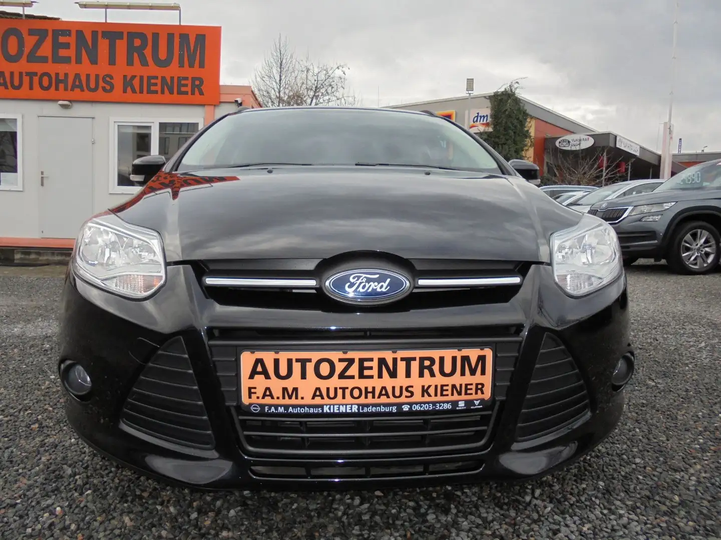 Ford Focus Kombi Klima*AHK*EPH*USB*Zahnriemen Neu Noir - 2