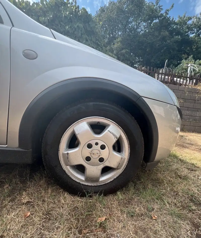 Opel Corsa 1.2 16V Elegance, foto 3