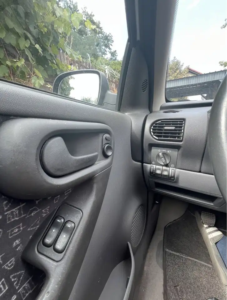 Opel Corsa 1.2 16V Elegance, foto 8