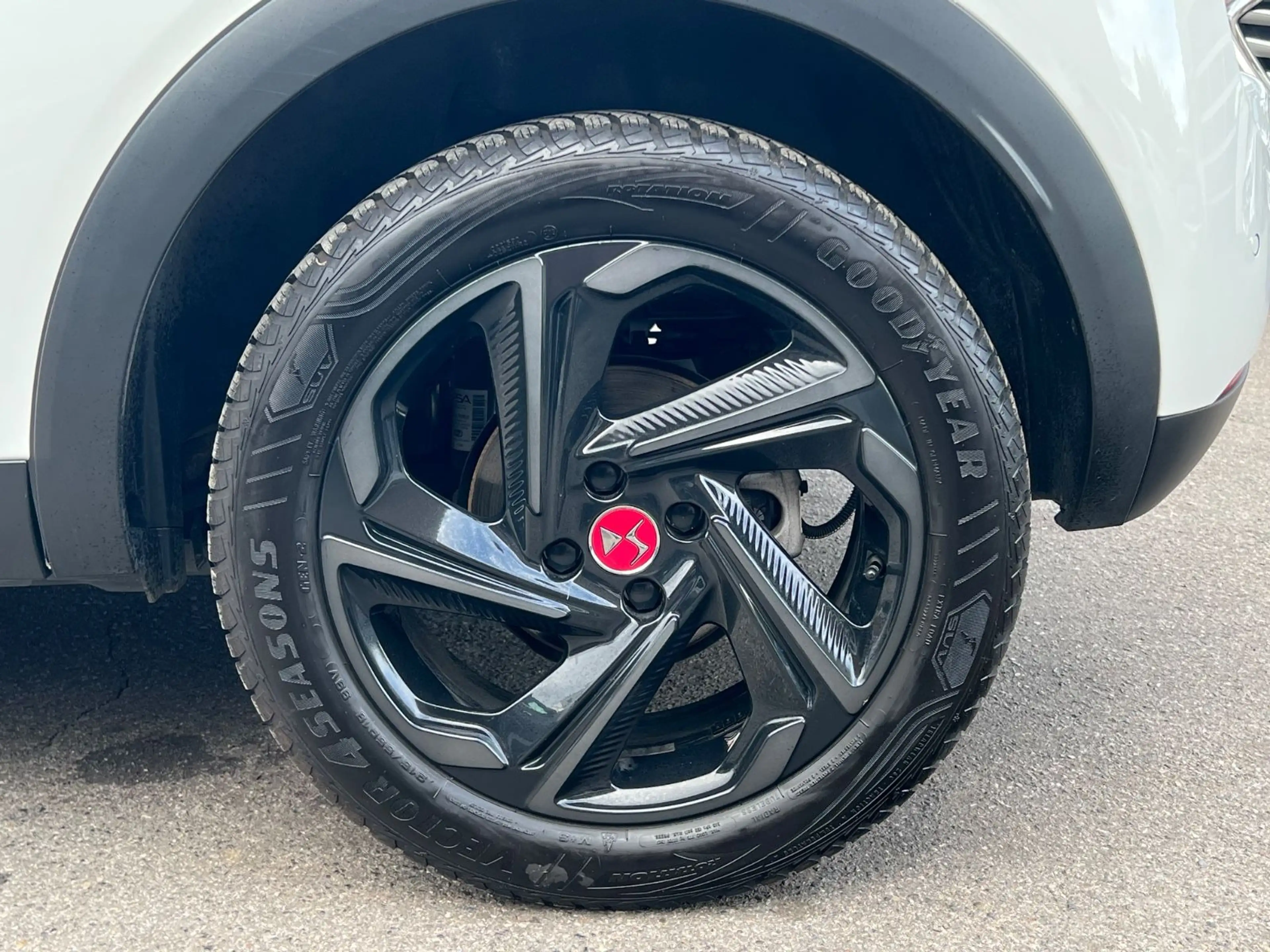 DS Automobiles DS 3 Crossback E-Tense Performance Line +*Tüv* — photo 14