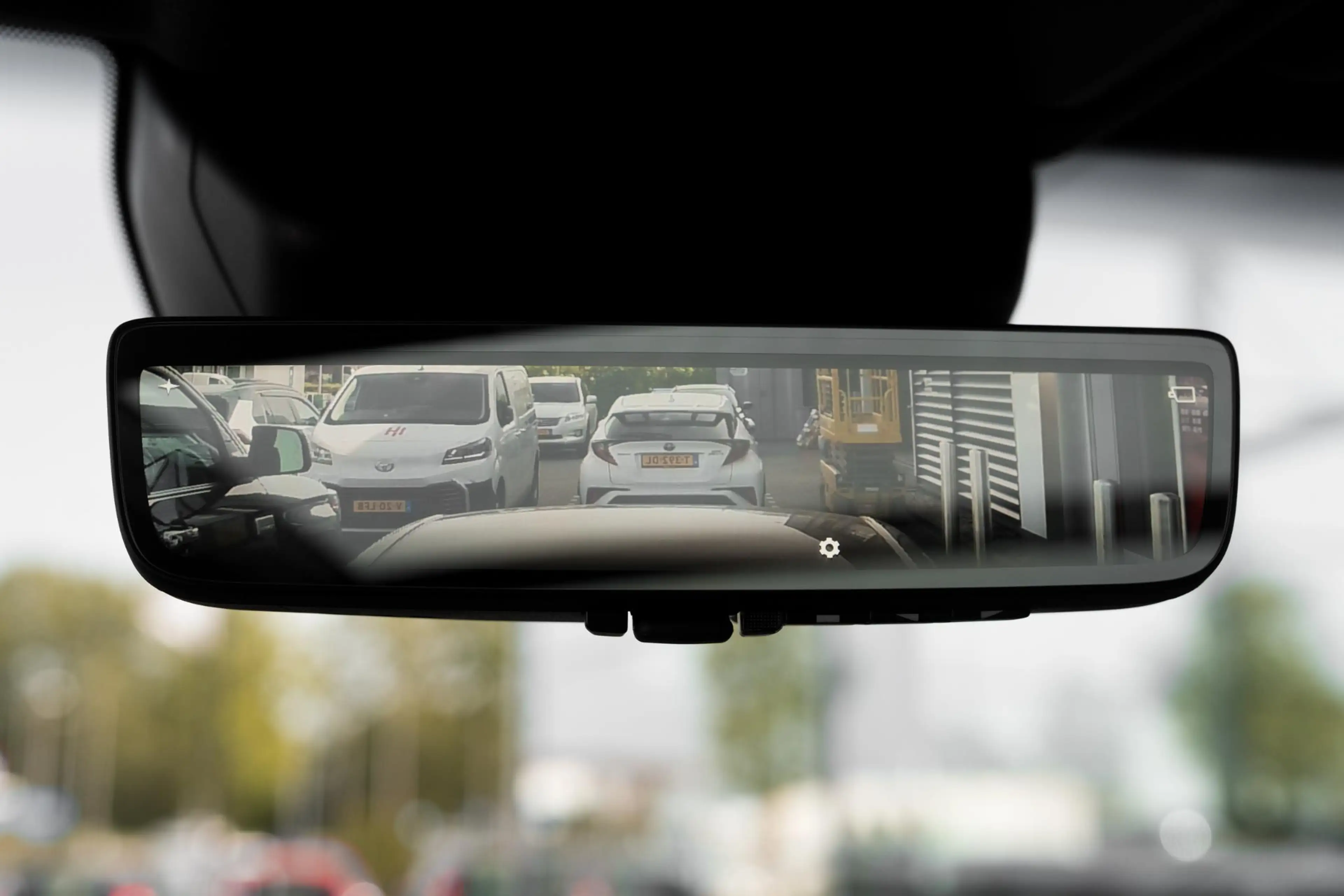 Toyota Land Cruiser 2.8 D-4D Standard Roof Window Van Navigator — photo 19