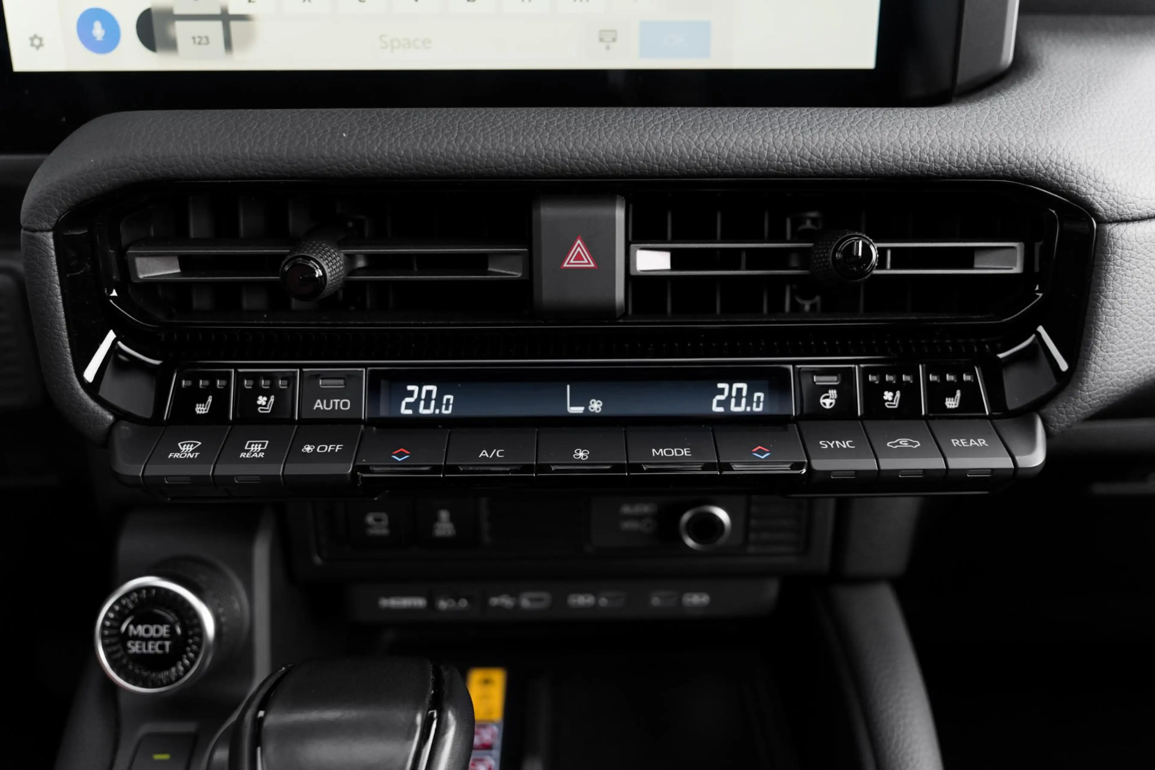 Toyota Land Cruiser 2.8 D-4D Standard Roof Window Van Navigator — photo 25