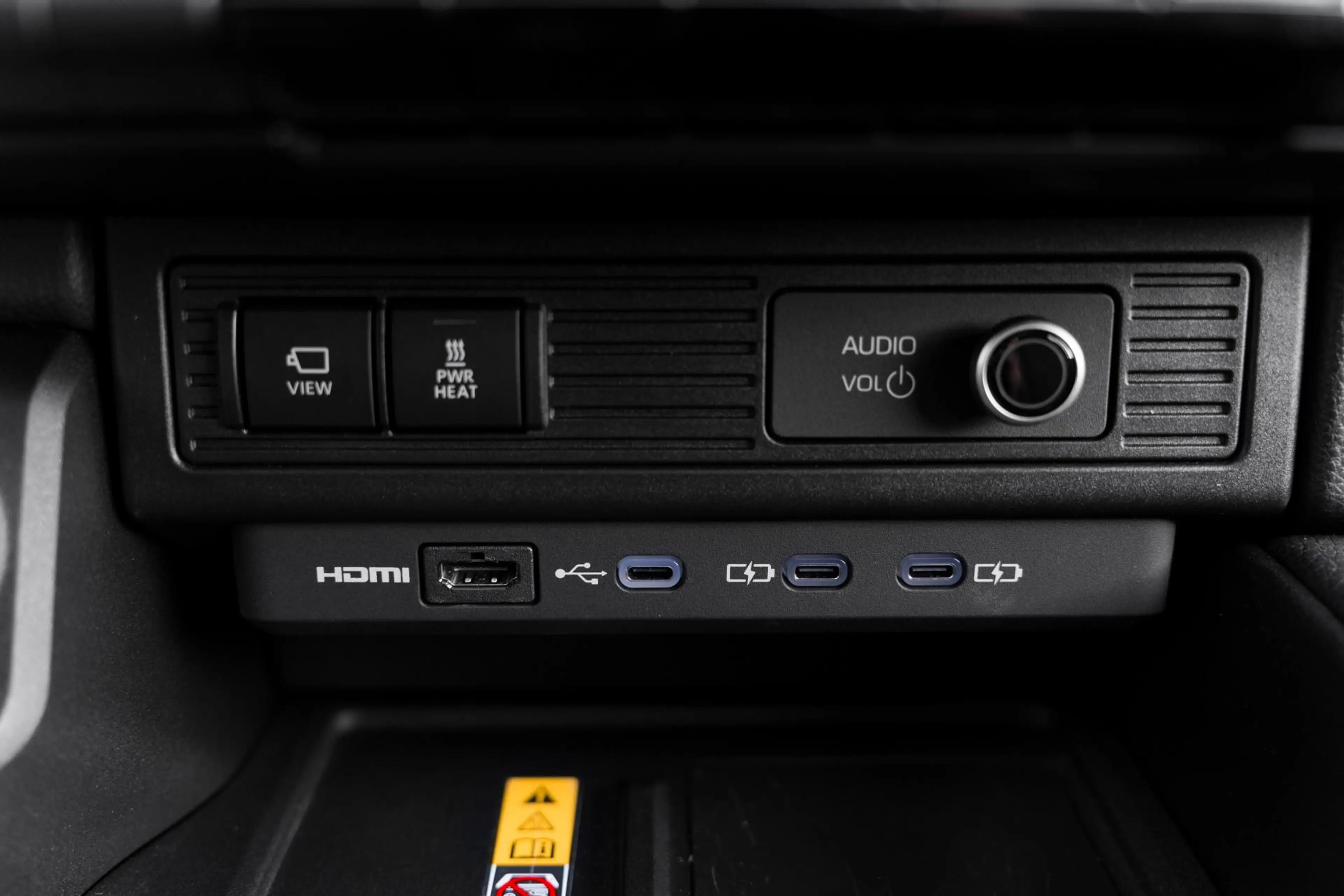 Toyota Land Cruiser 2.8 D-4D Standard Roof Window Van Navigator — photo 26