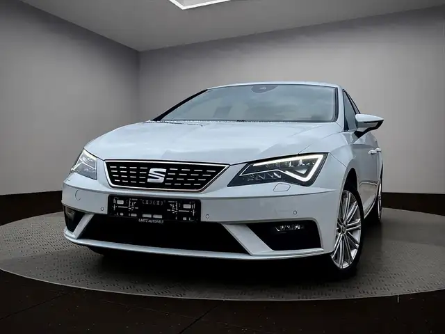 SEAT Leon Xcellence/PDC/CarPlay/LED/Digi.Cockpit