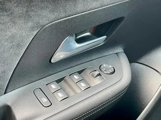 Opel Mokka-E view 13