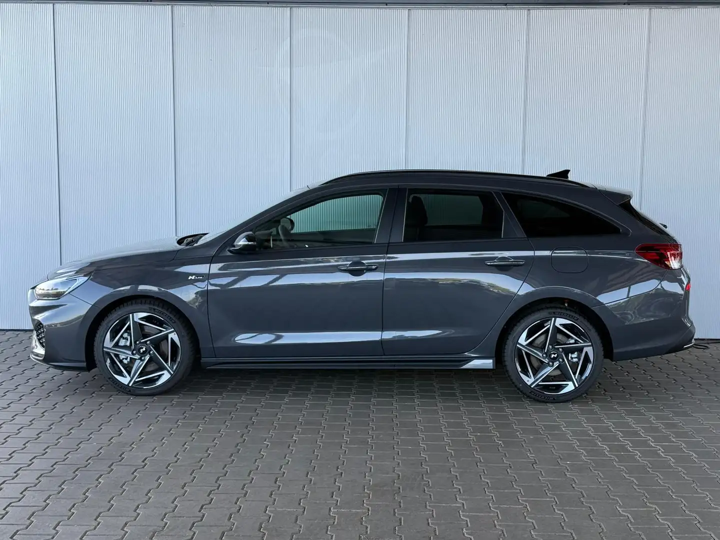 Hyundai i30 N-LINE 1.5 T-GDI mHEV DCT 140 PS Kombi mHEV DCT Au Gris - 2