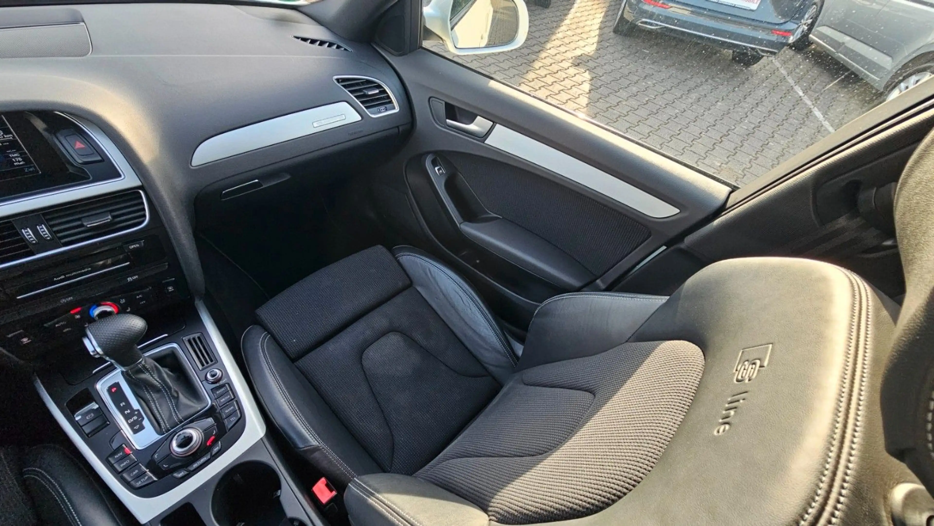 Audi A4 S-line Sportpaket / plus quattro / Xenon / Navi — photo 14